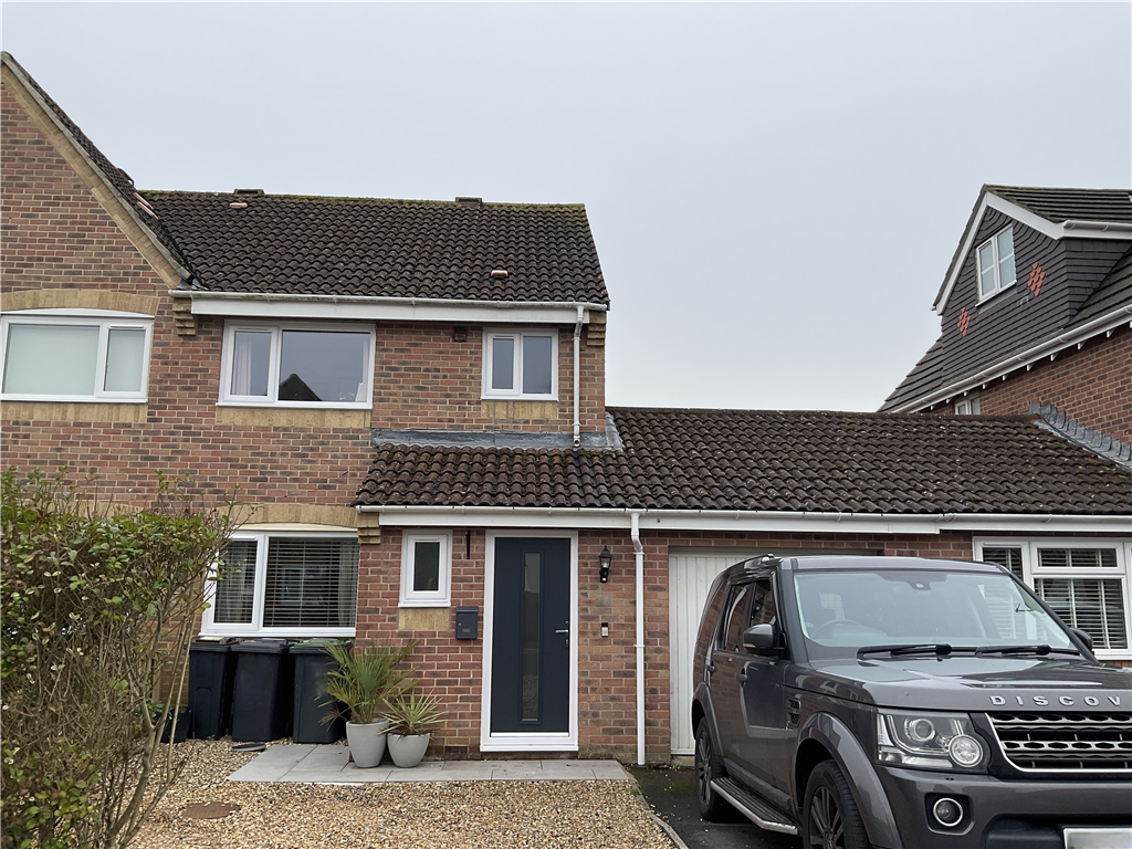 Camelia Close, Havant photo 4