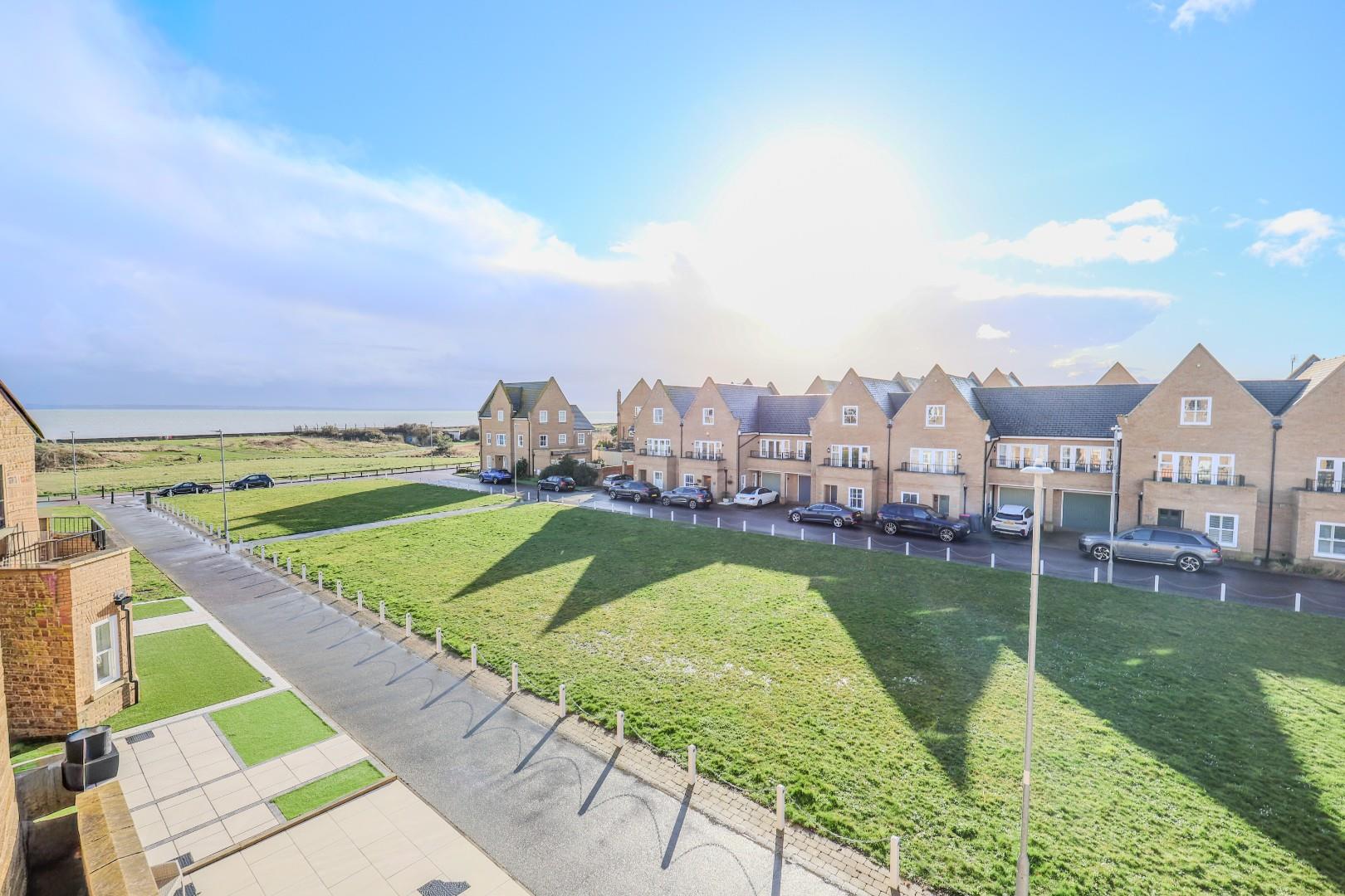 70, Gunners Rise, Shoeburyness photo 3