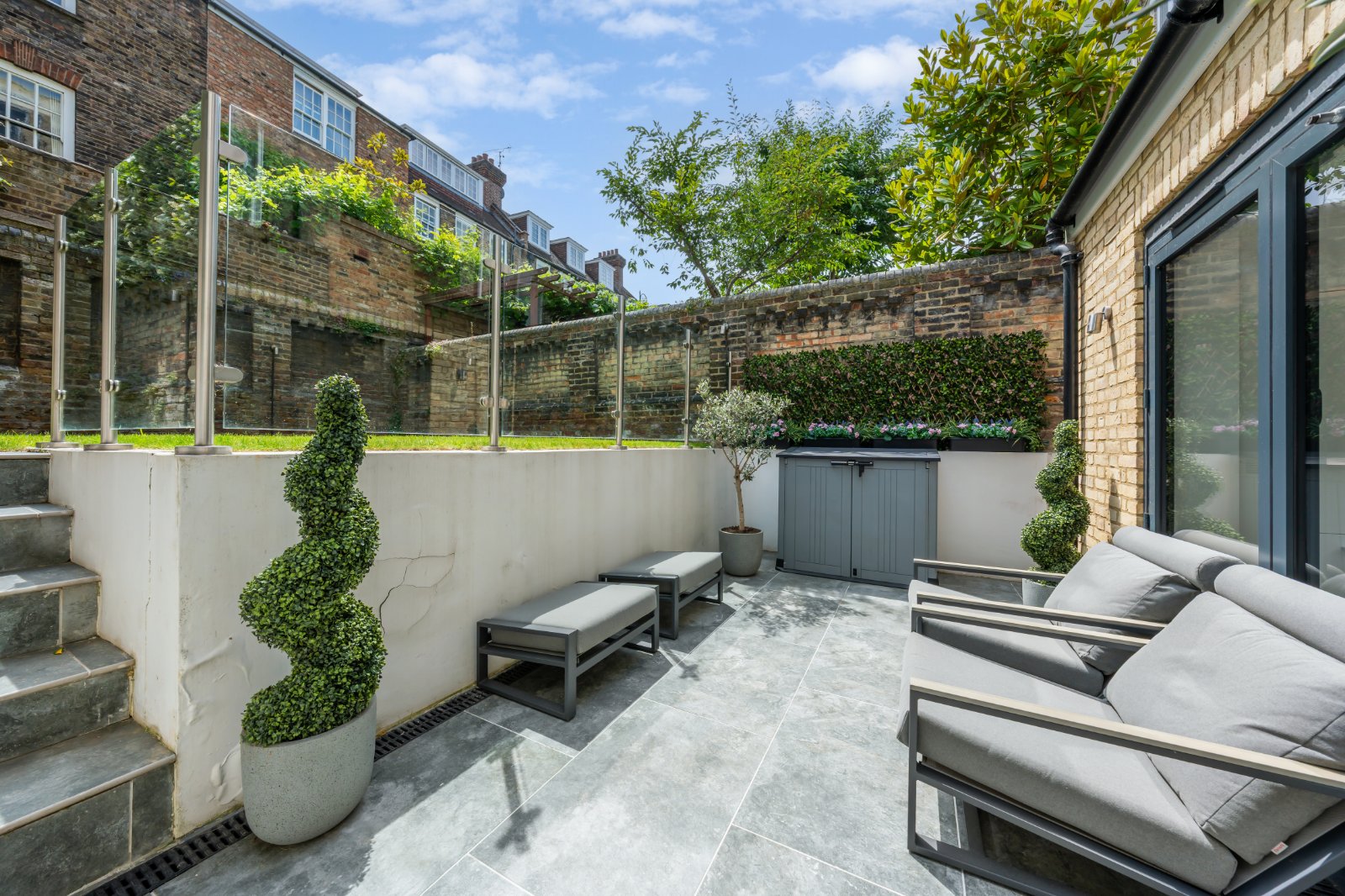 2 bedroom flat for sale 0