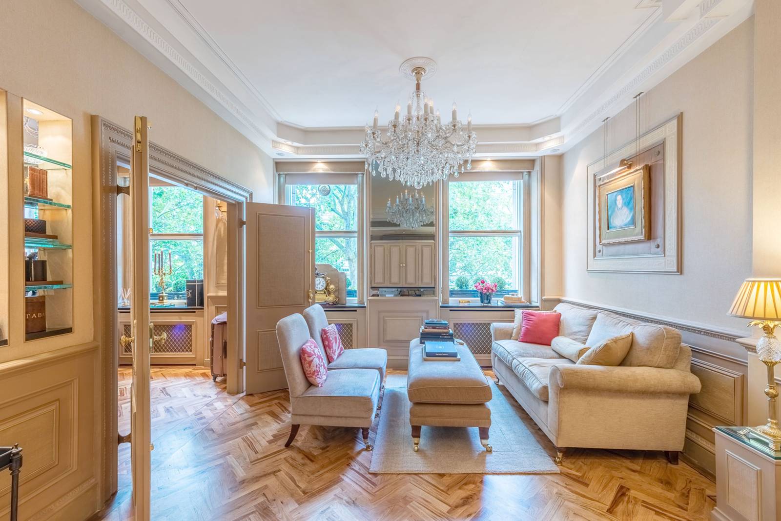 6 bedroom detached house for sale