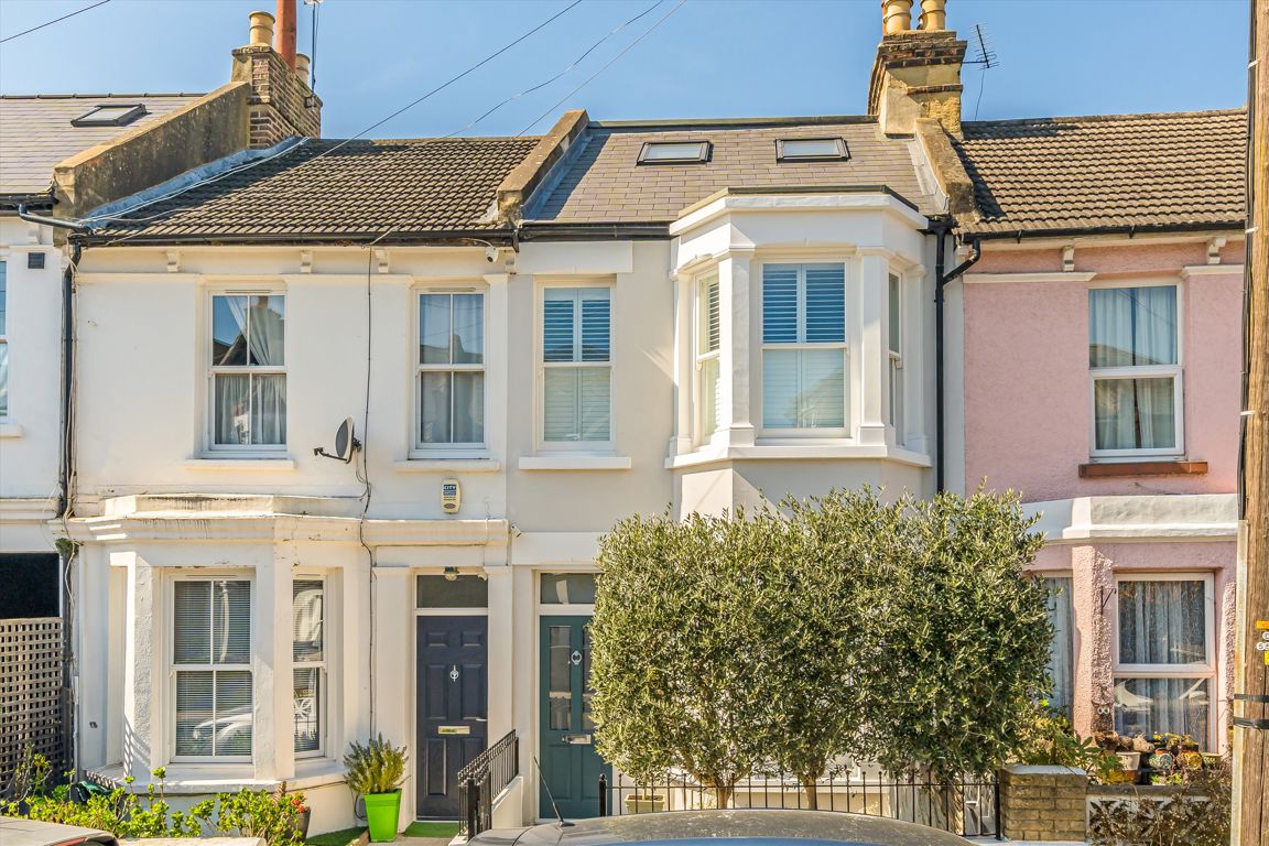5 bedroom terraced house for sale