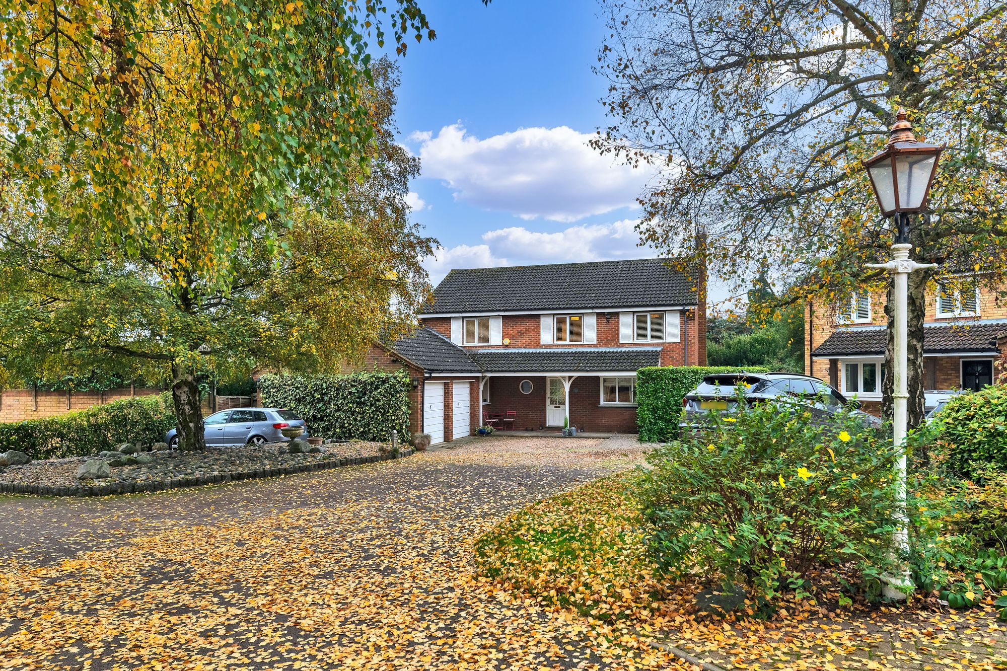 5 bedroom detached house for sale 0