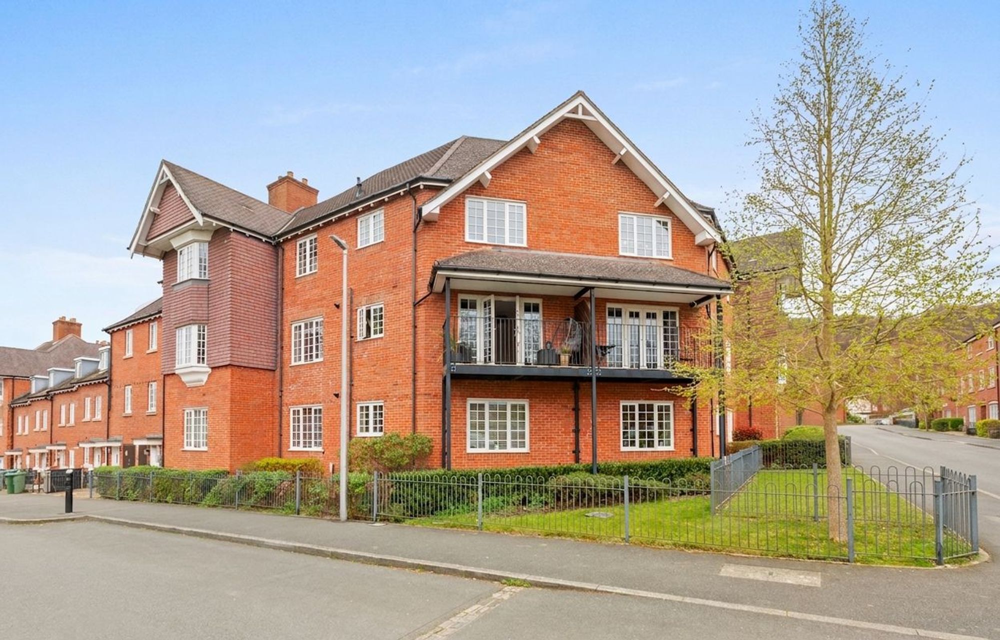 7 Wroughton Road, Aylesbury photo 2