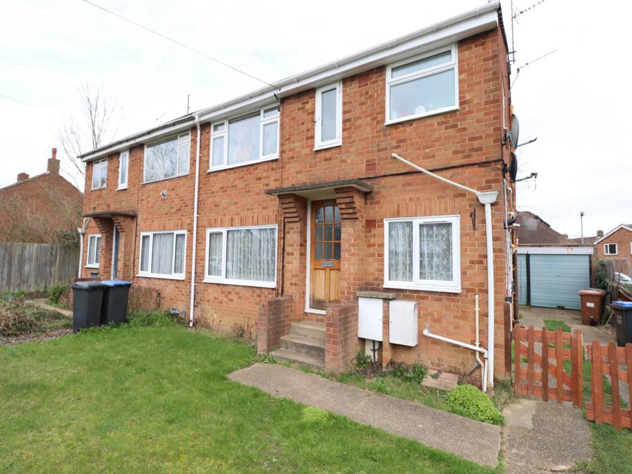 2-bed flat on Homestead Road, Hatfield Hertfordshire, £1,300/mo
