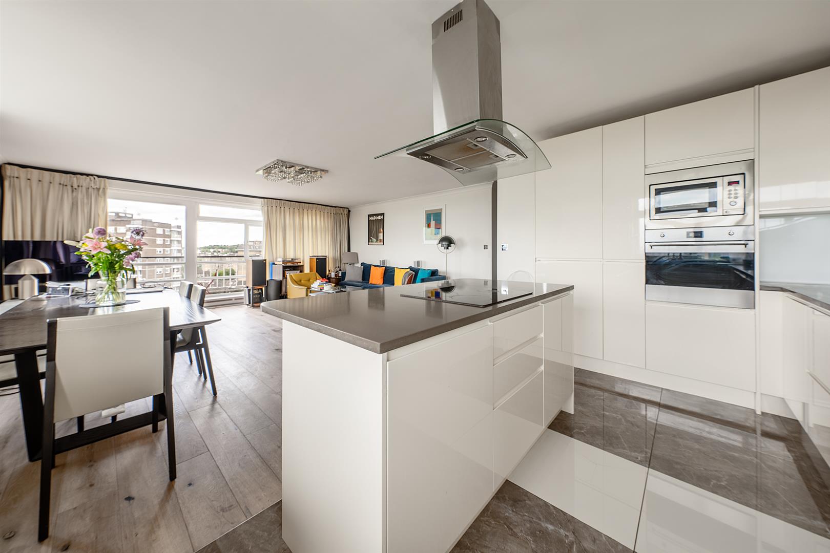 3 bedroom flat for sale 0