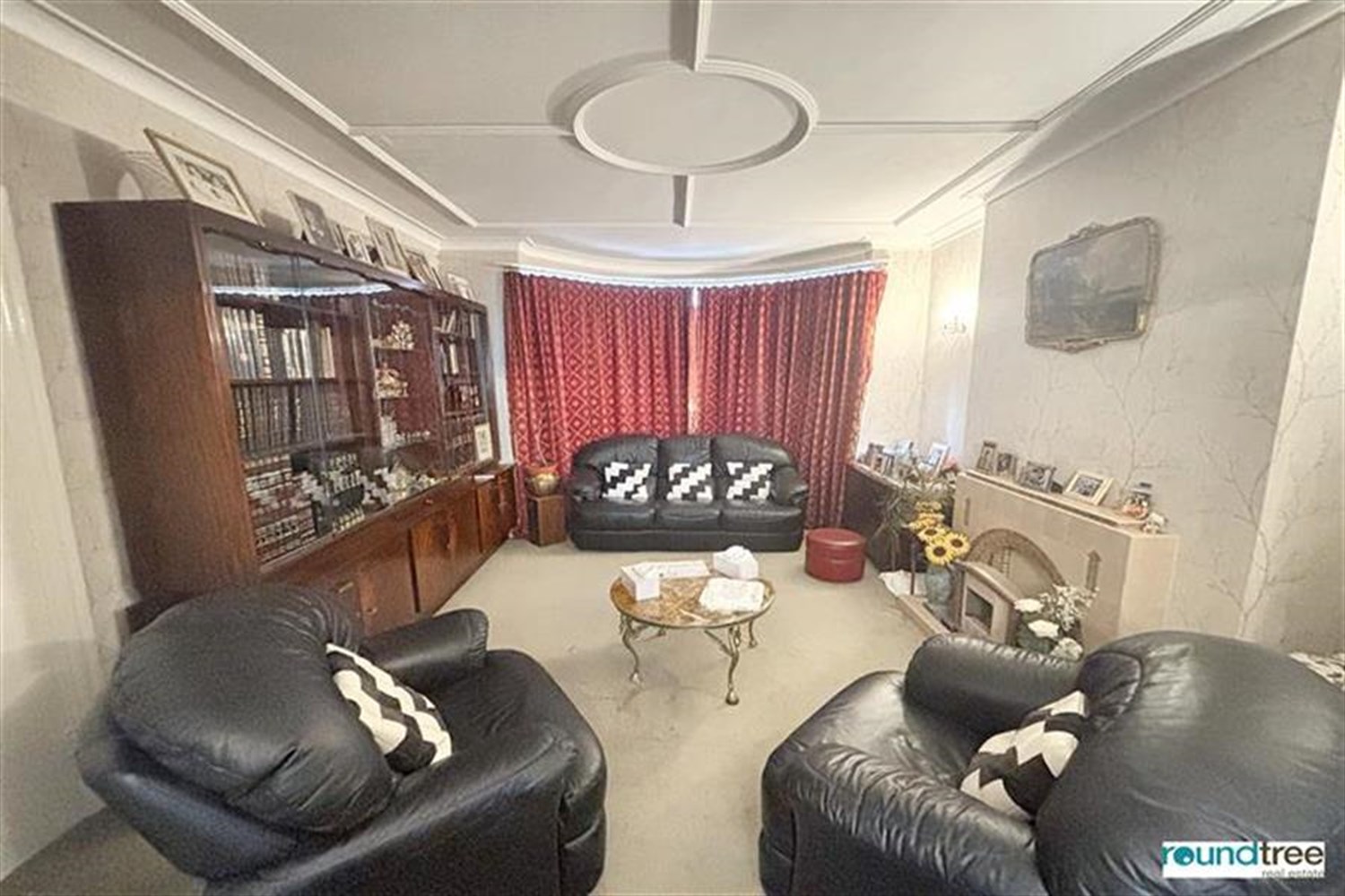 4 bedroom semi-detached house for sale 0