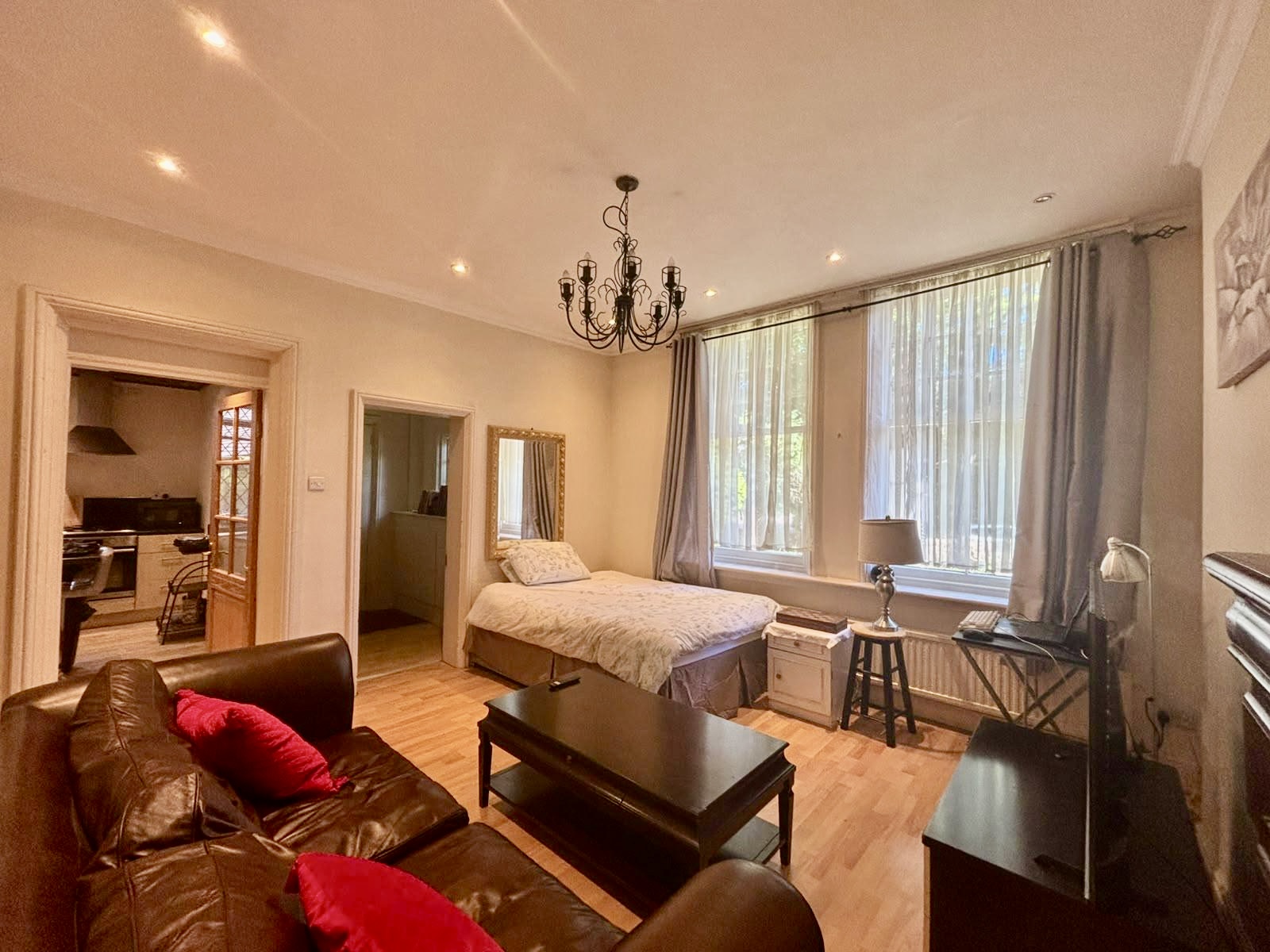 1-bed flat on 2, Birmingham, £1,150/mo