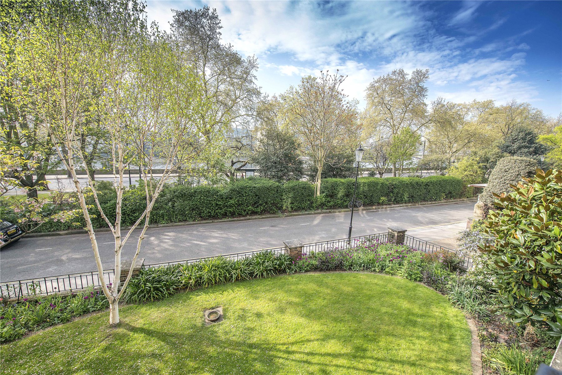 4 bedroom flat for sale 0