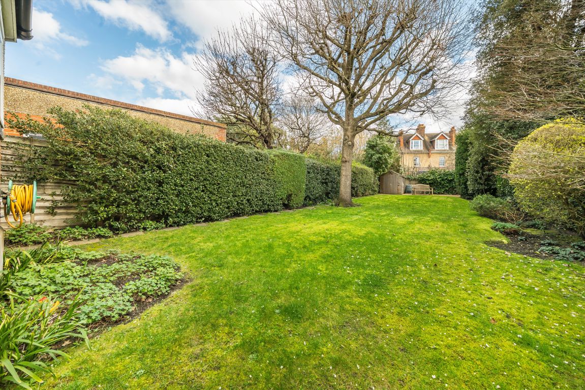 5 bedroom detached house for sale 0