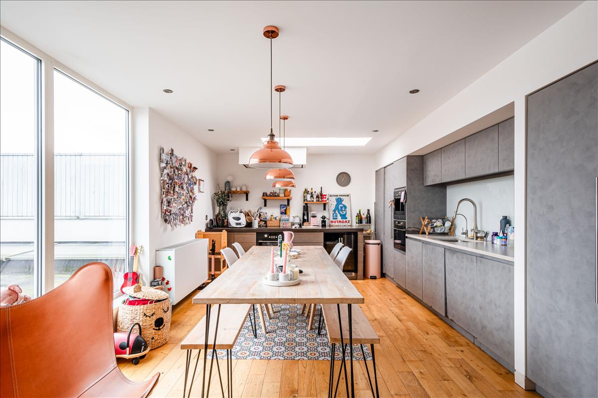 3 bedroom flat for sale 0
