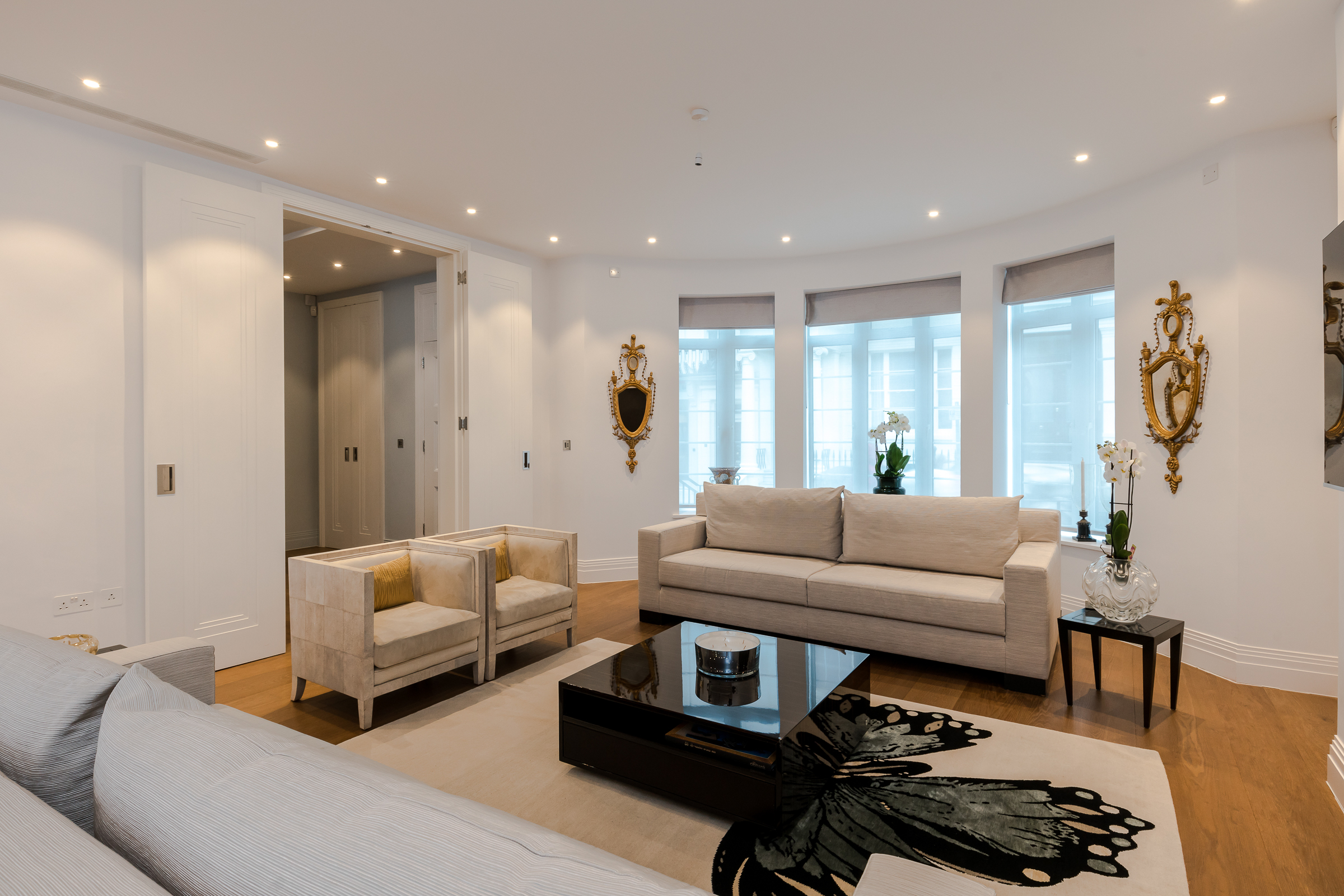 5 bedroom semi-detached house for sale