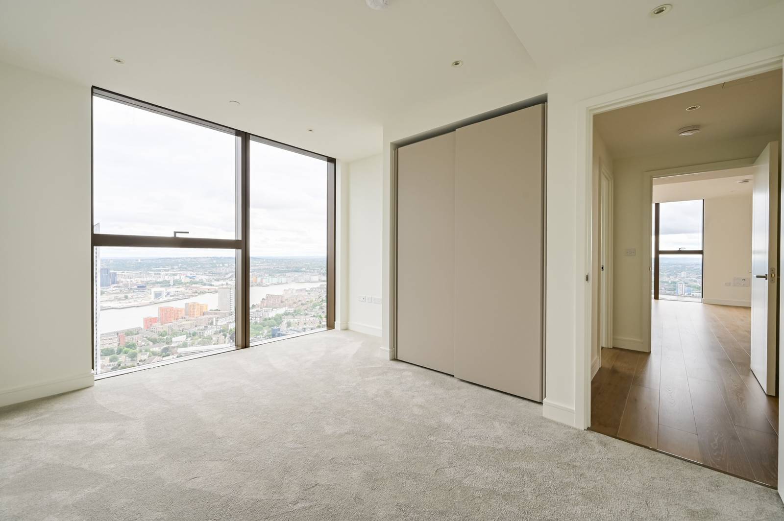 3 bedroom new flat for sale 0