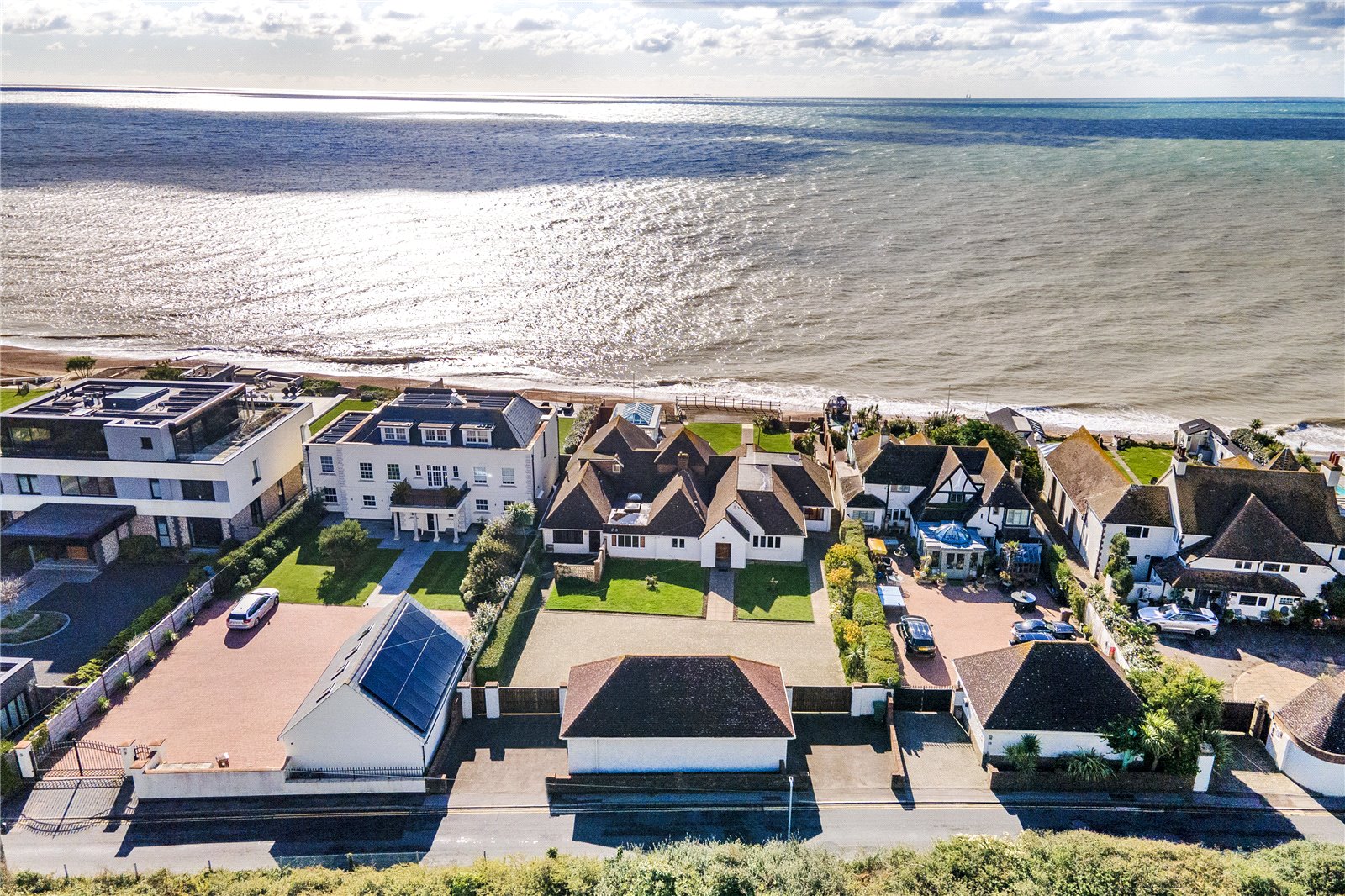 4 bedroom detached house for sale 0
