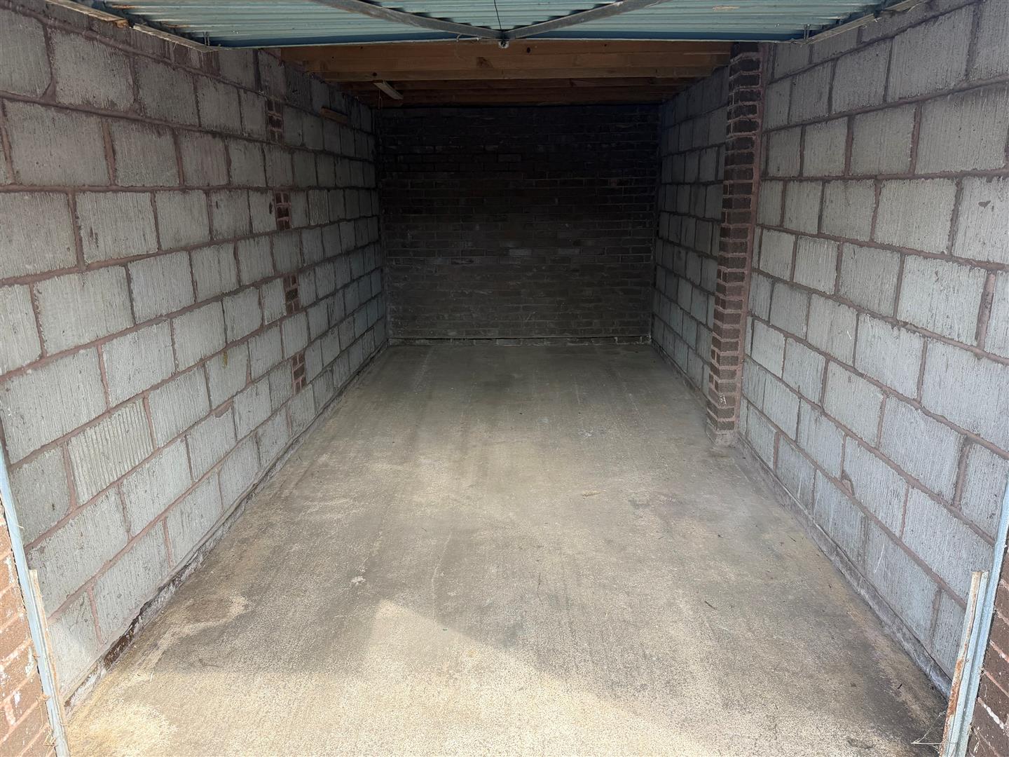 Garage, 65, Southfields Road, Littlehampton photo 5