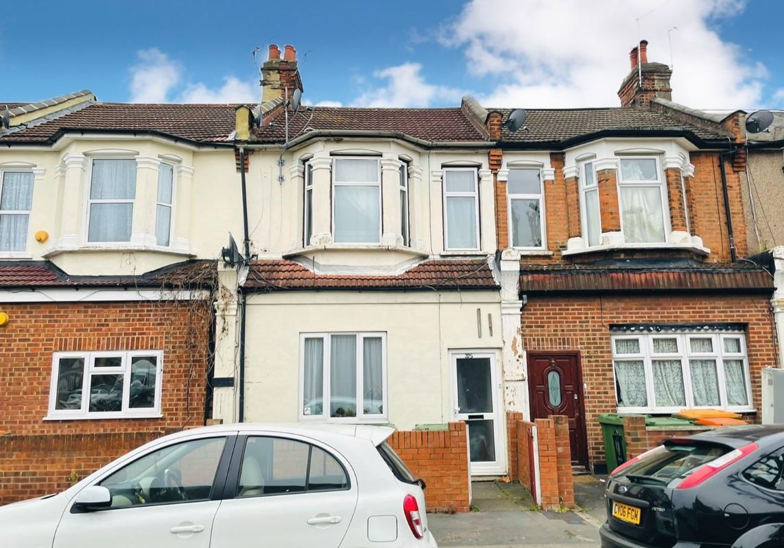 Dersingham Avenue, London photo 3