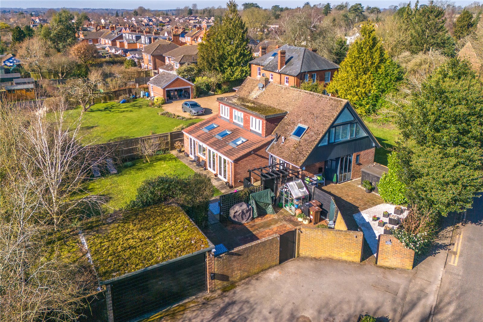 4 bedroom detached house for sale 0