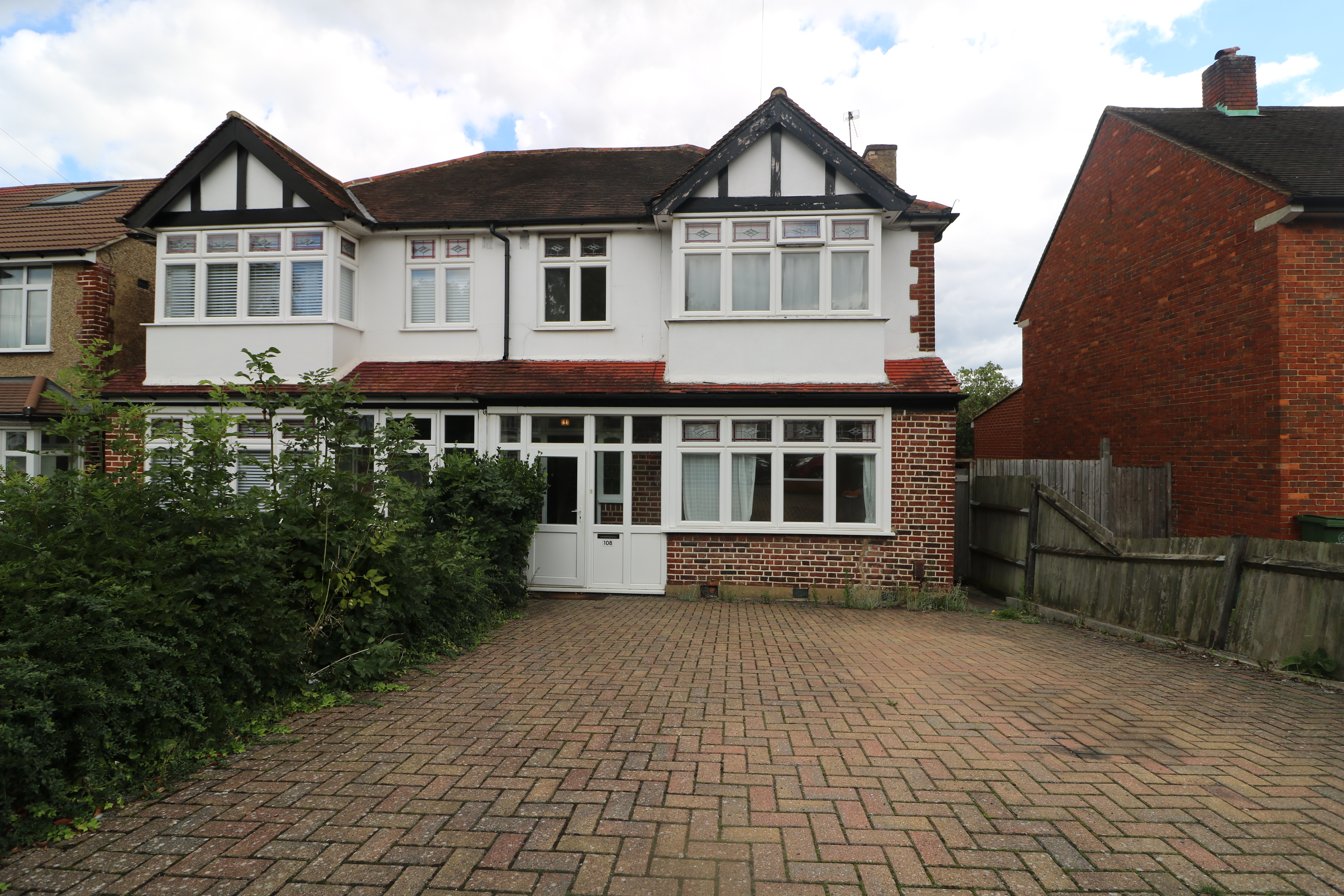 108, Sutton Common Road, Sutton photo 2