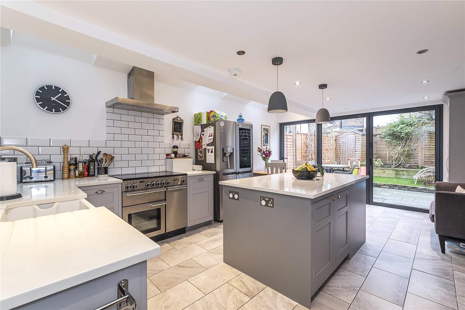 3-bedroom-flat-for-sale-in-london-millionplus-the-luxury-marketplace