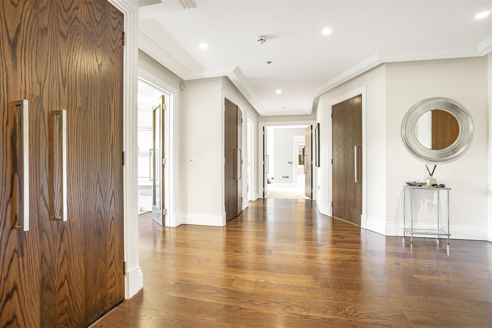3 bedroom flat for sale 0