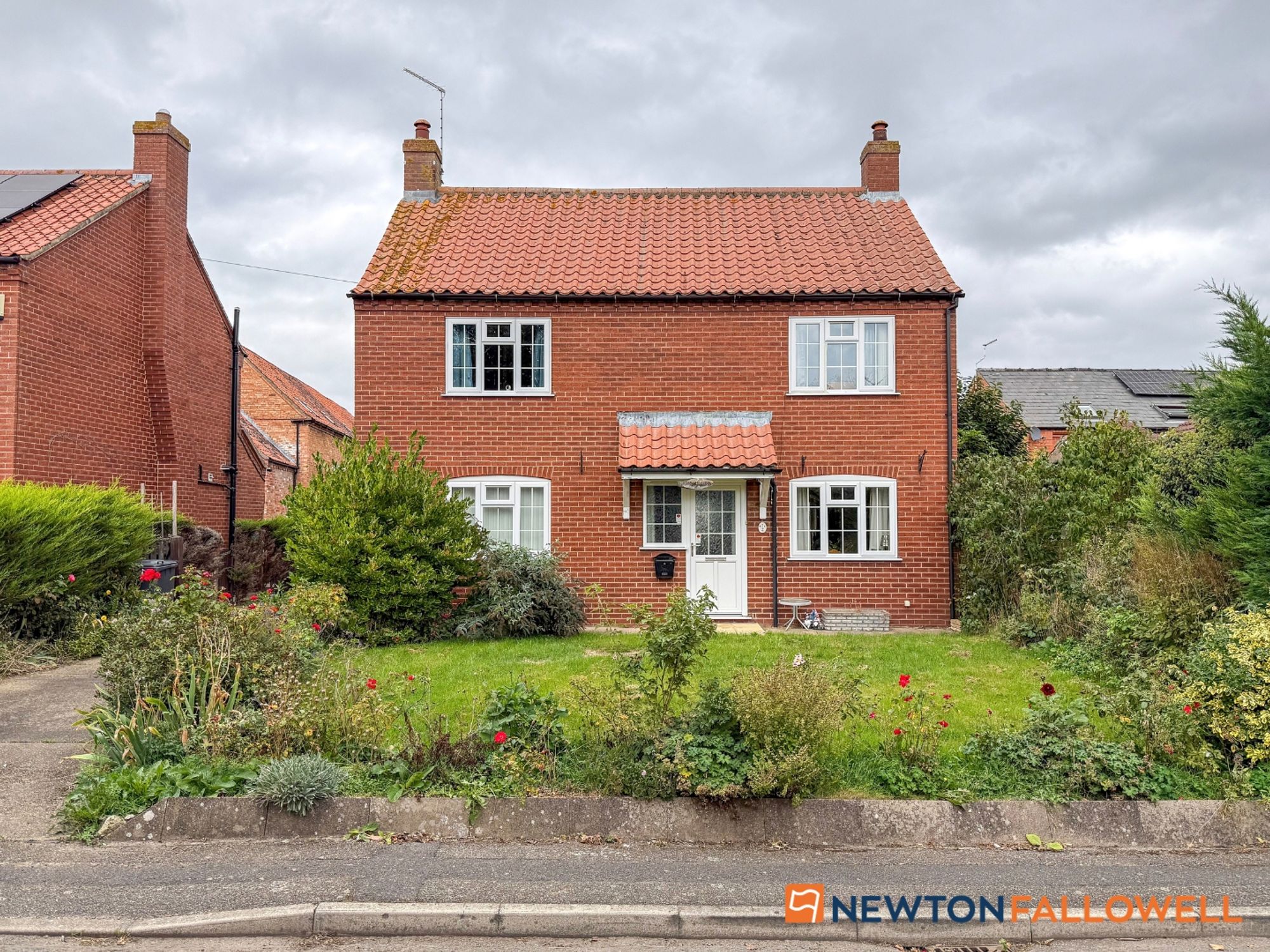3 bed detached house for sale