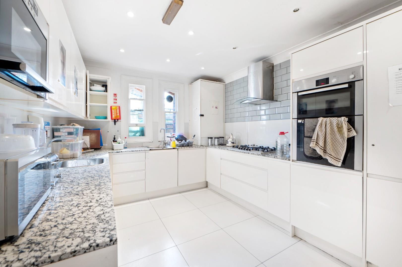 7 bedroom detached house for sale 0