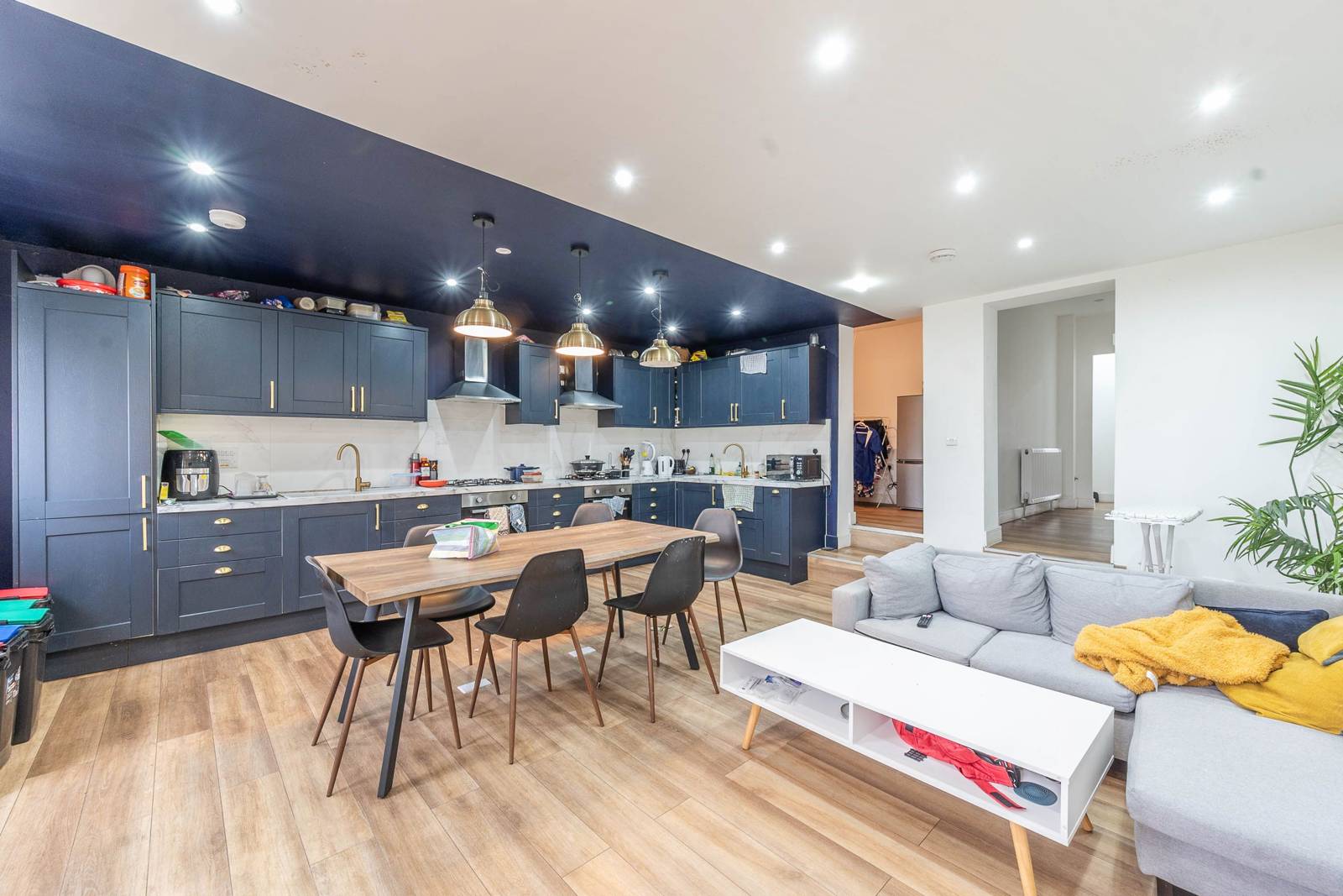 7 bedroom semi-detached house for sale 0