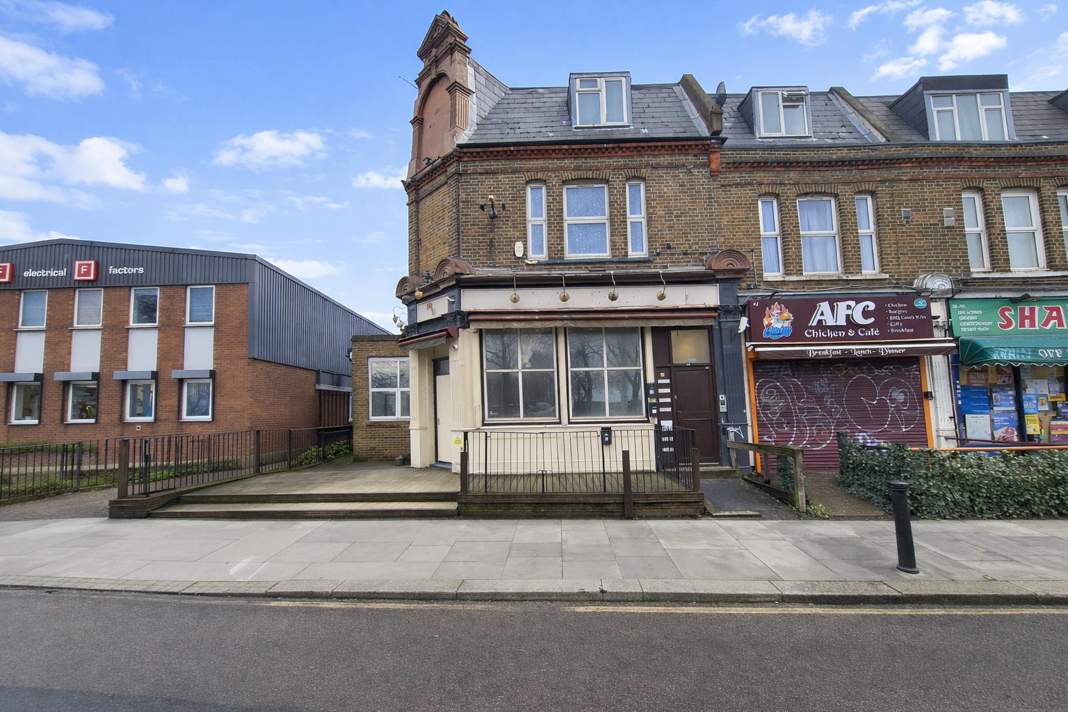 Flat 3,  44 Pitlake Road, Croydon photo 5