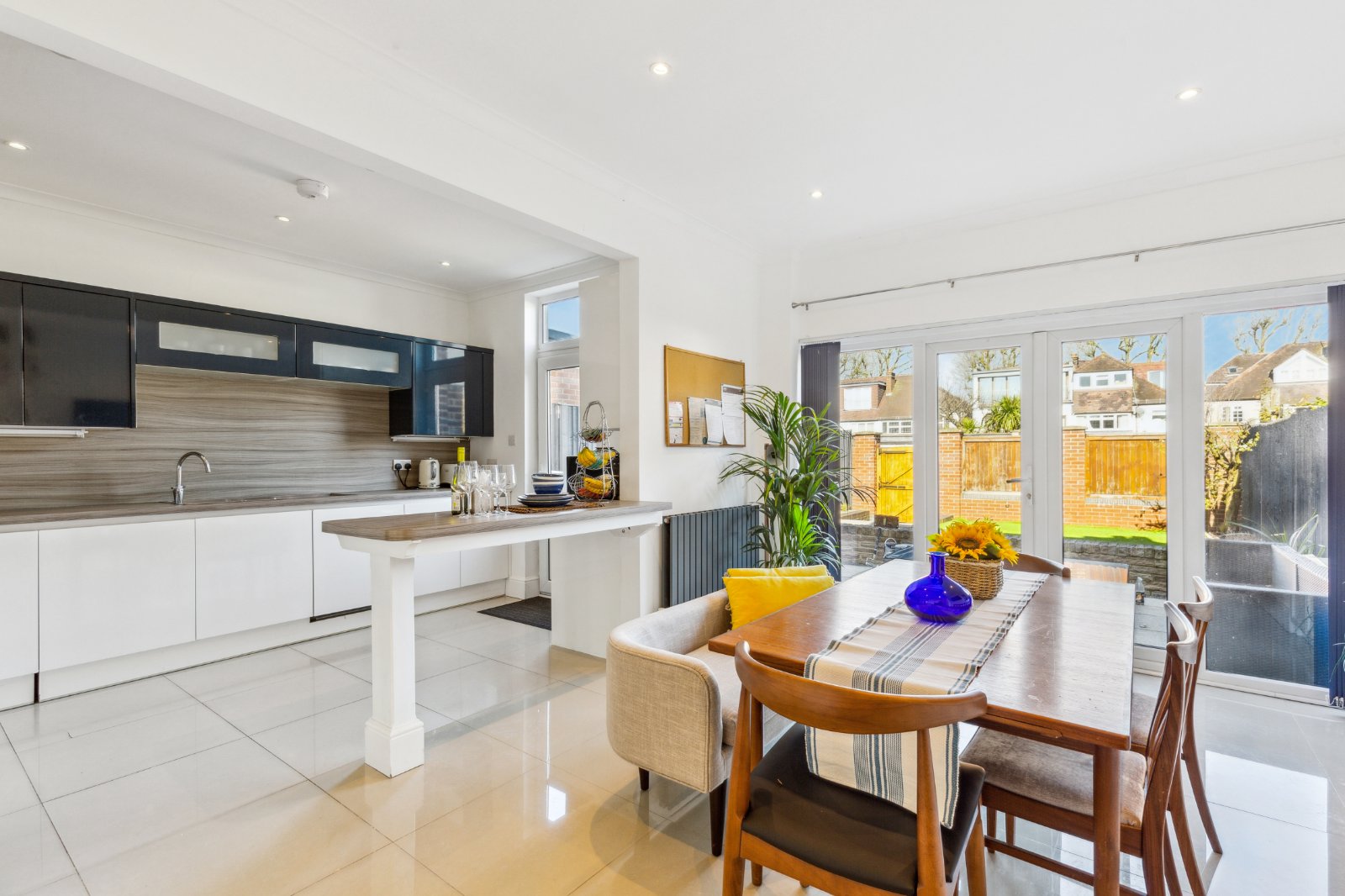 4 bedroom semi-detached house for sale 0