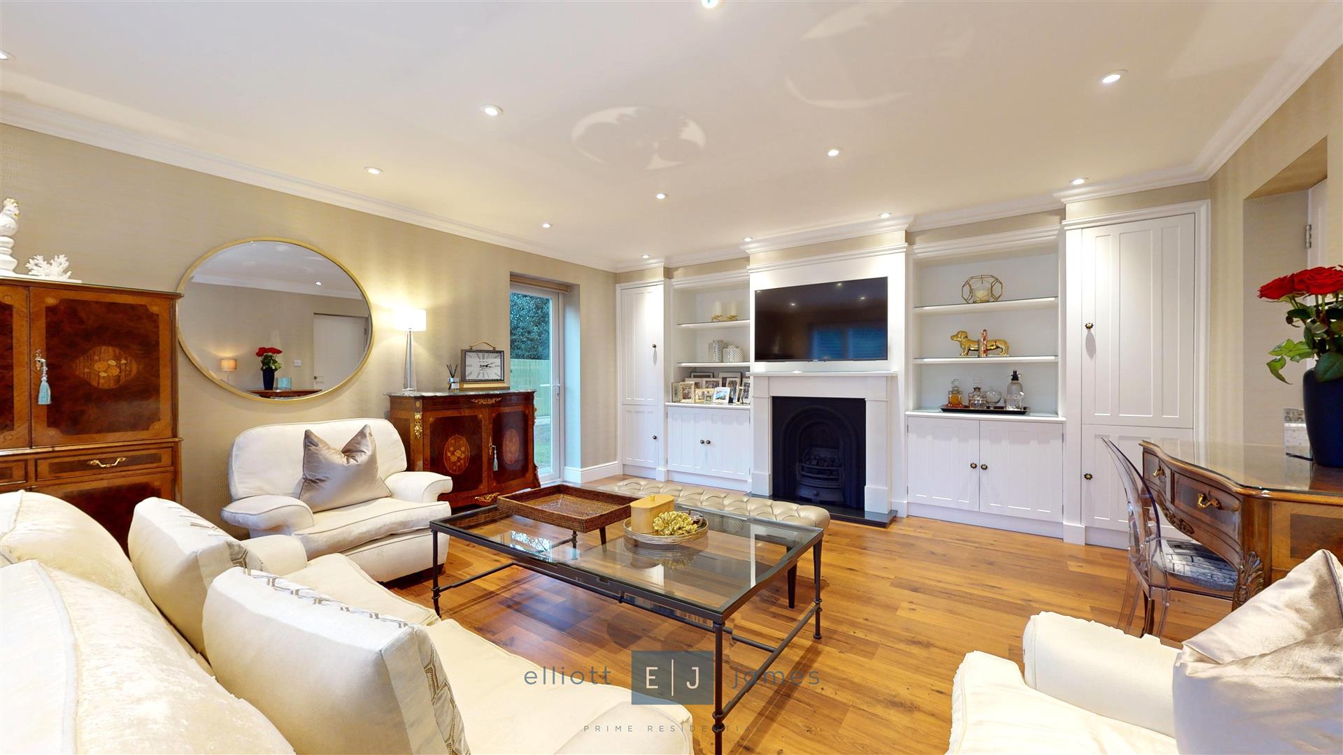 5 bedroom detached house for sale 0