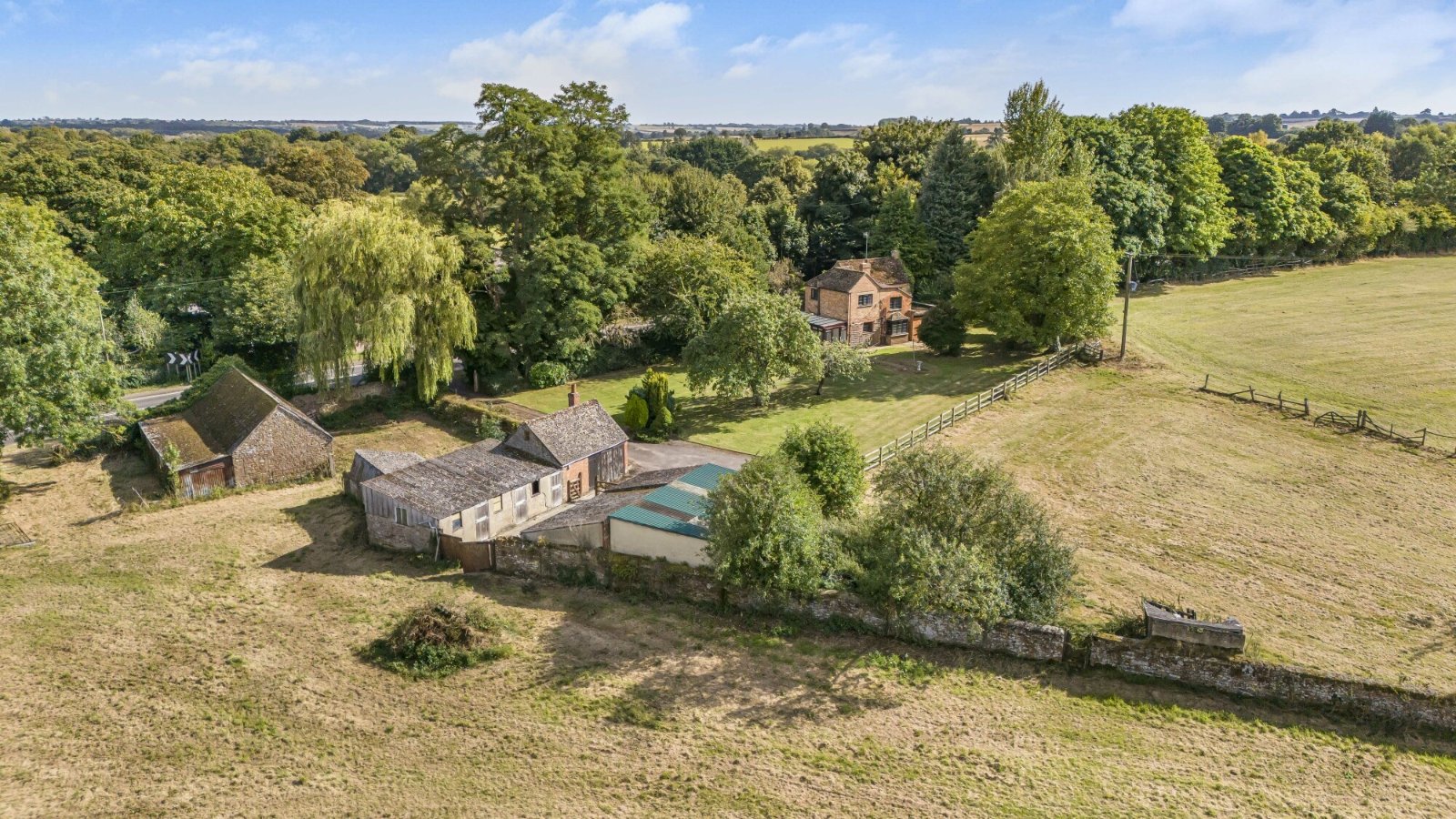 3 bedroom detached house for sale 0