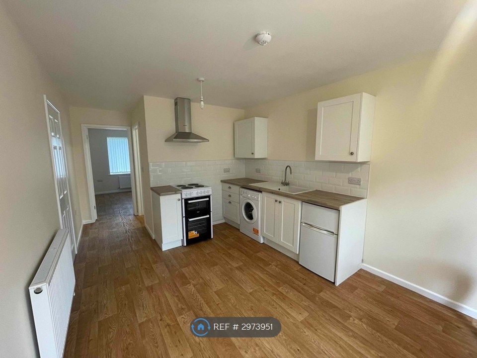 Holm Close, Ringwood photo 5