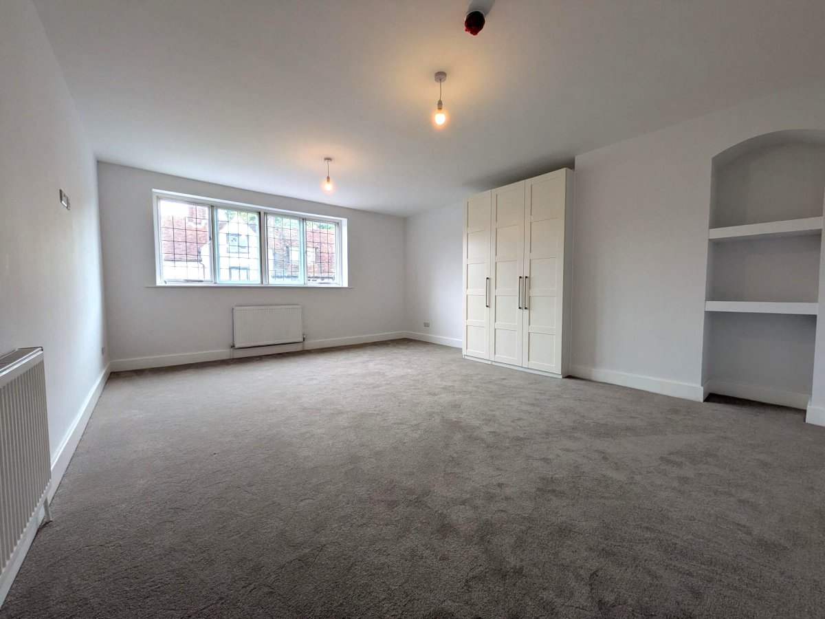 Room 1, 71a, High Street, Reigate photo 5