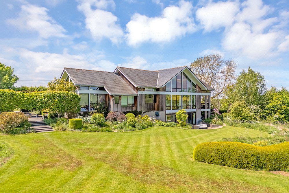 5 bedroom detached house for sale 0