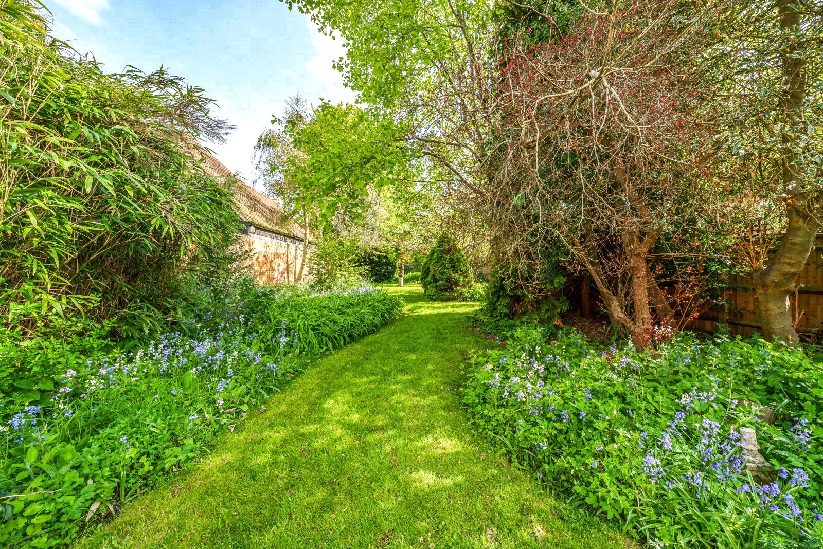 6 bedroom detached house for sale 0