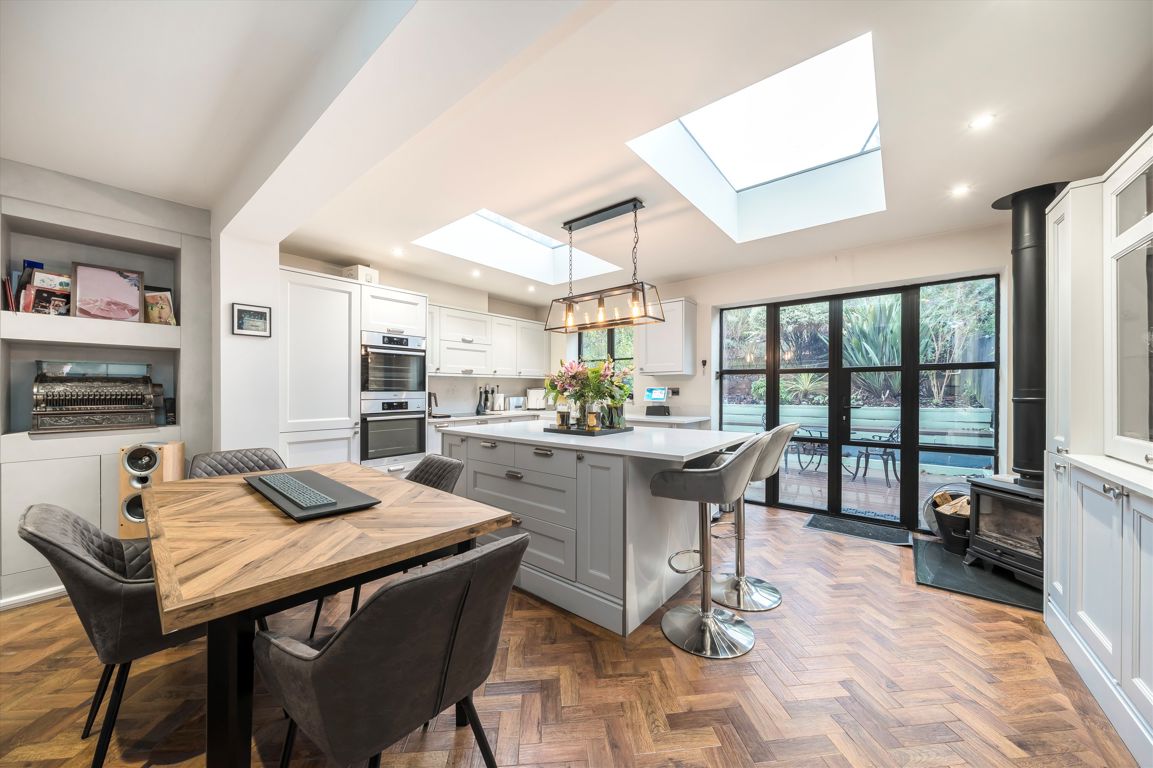 4 bedroom property for sale 0