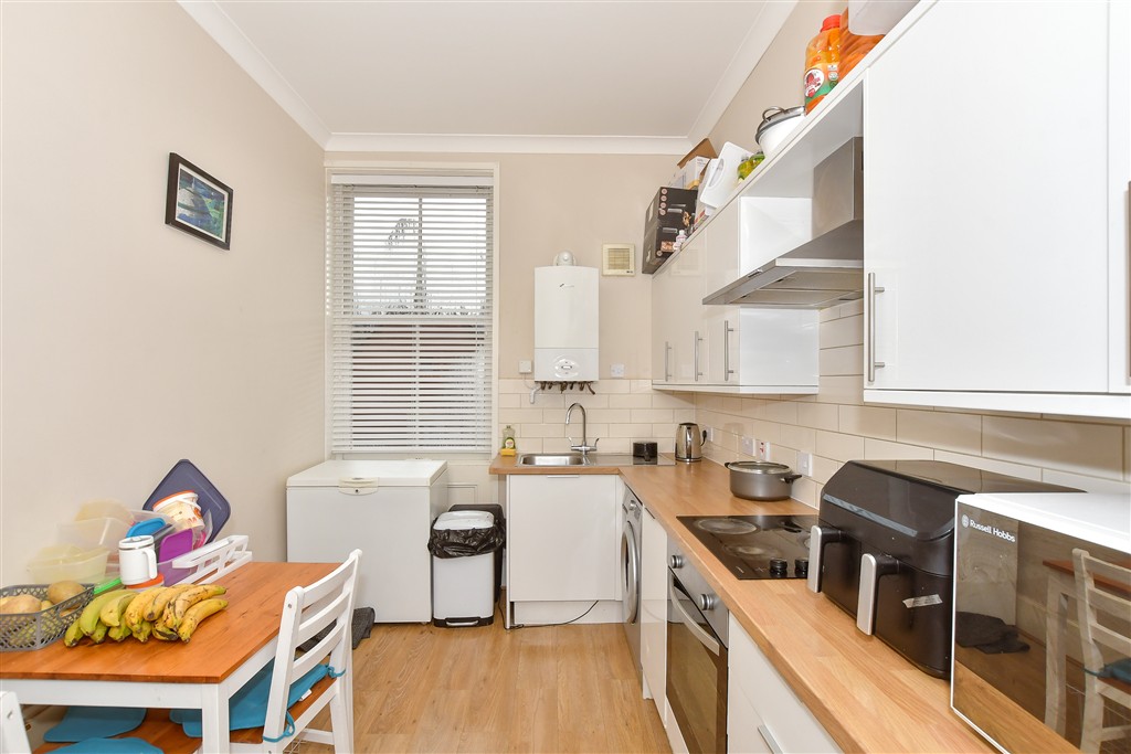 2-bed flat on New Dover Road, Canterbury, £240,000
