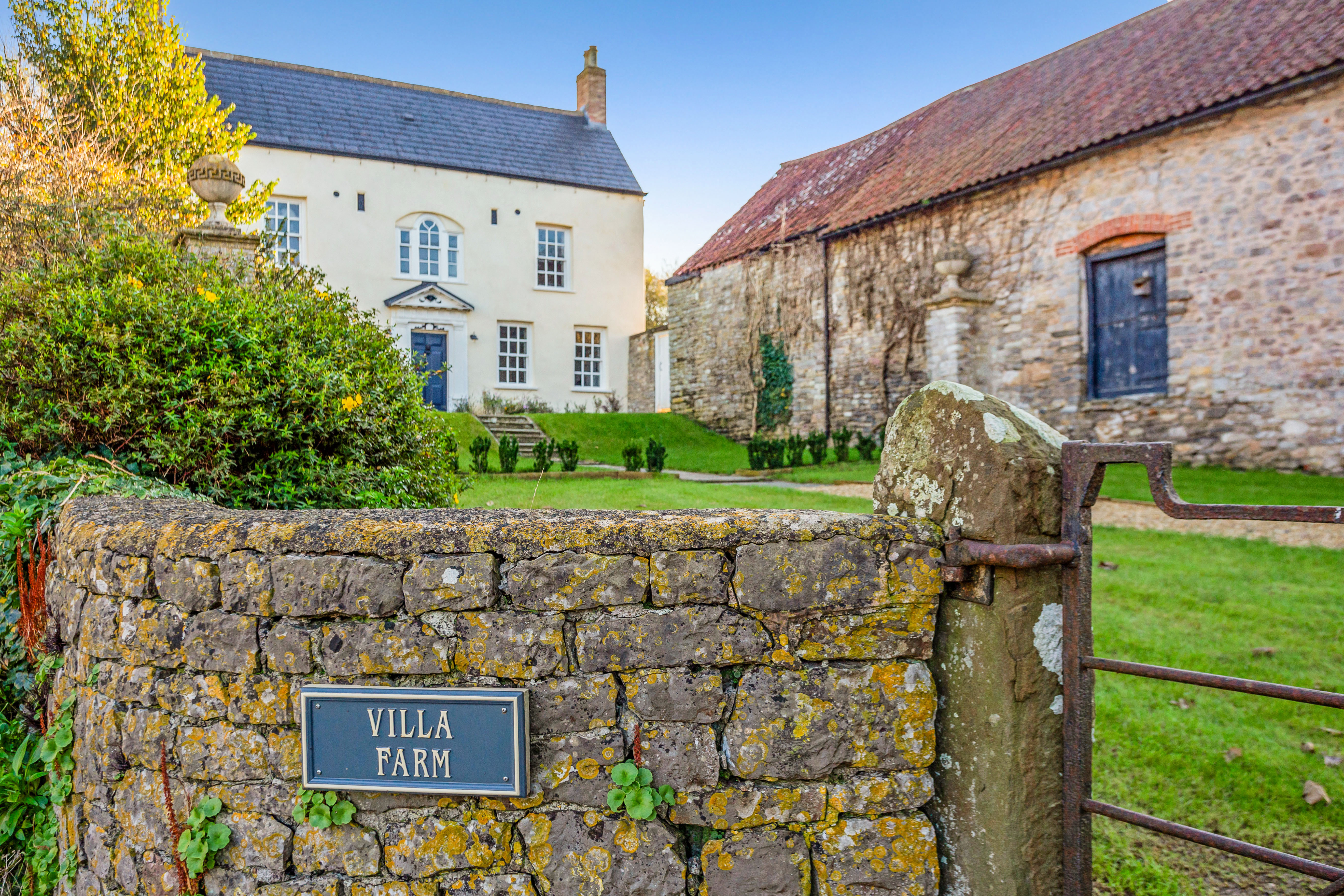 5 bedroom detached house for sale 0