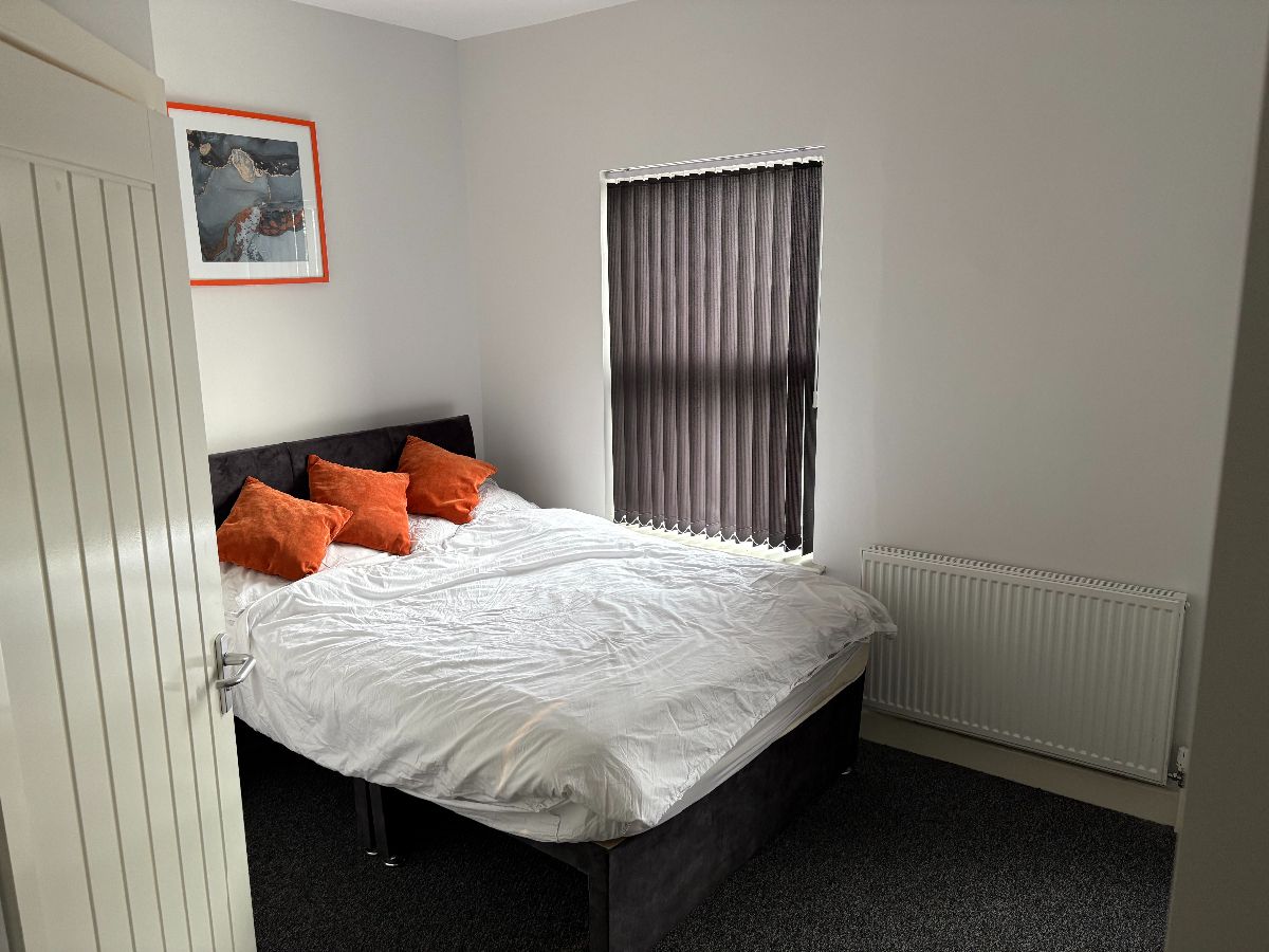 Room 2, 50 London Road, Newcastle-under-Lyme photo 4