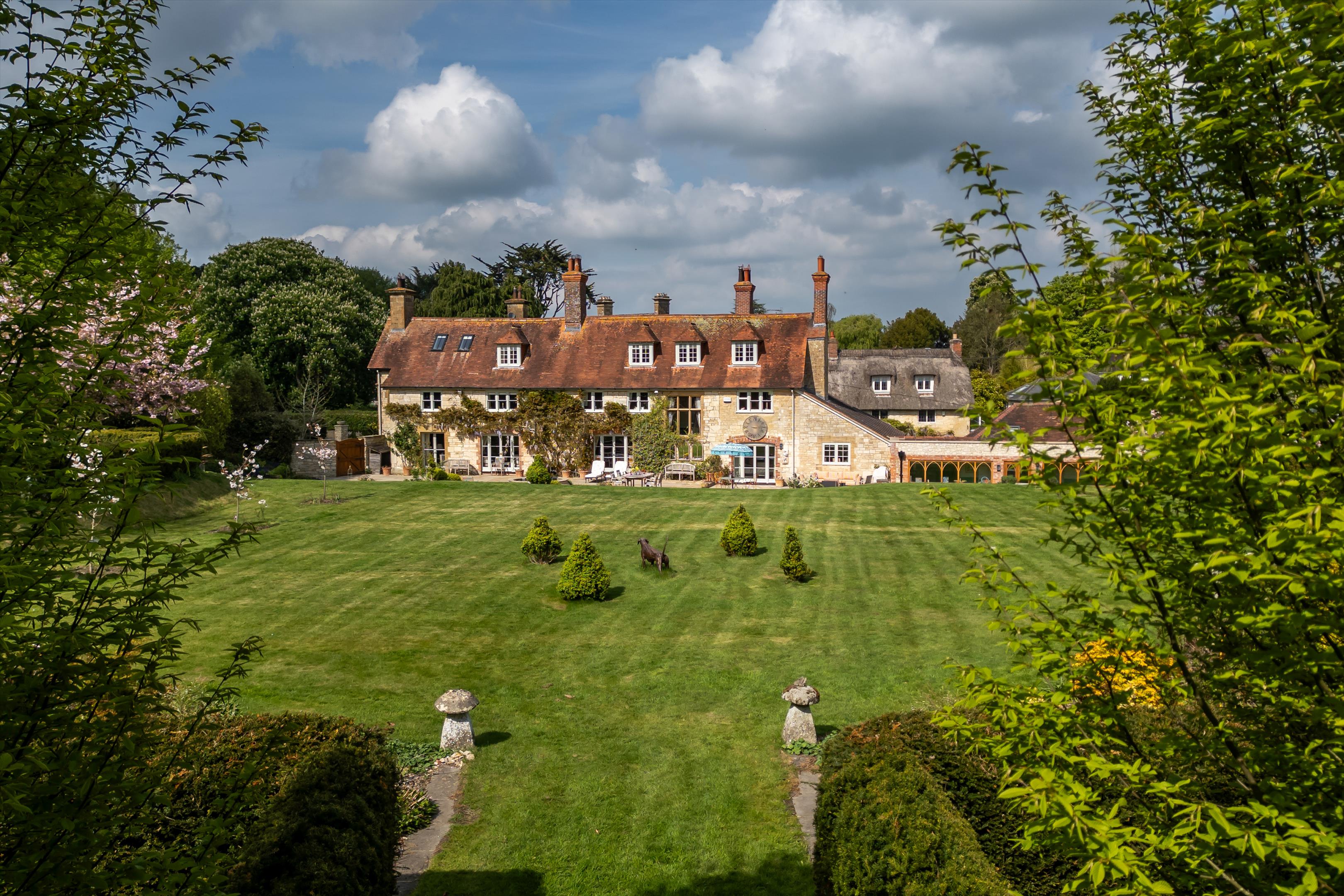 9 bedroom detached house for sale 0