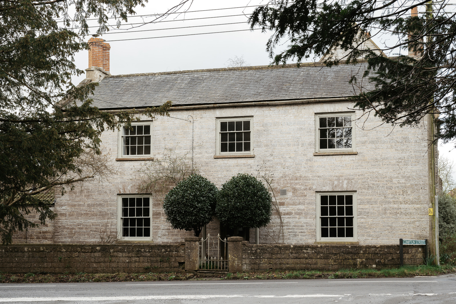 5 bedroom detached house for sale 0