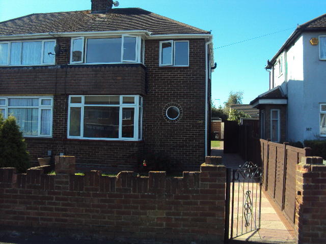 165, Sundon Park Road, Luton photo 2