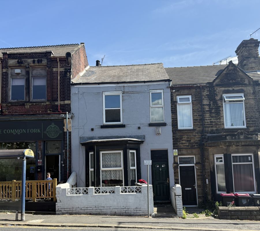 3 bed town house for sale
