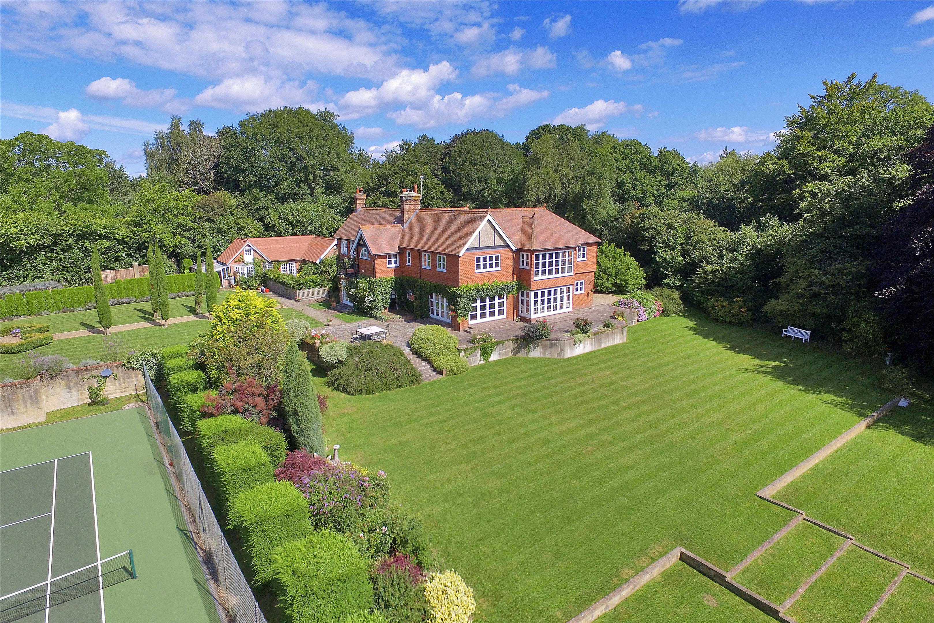 5 bedroom detached house for sale 0