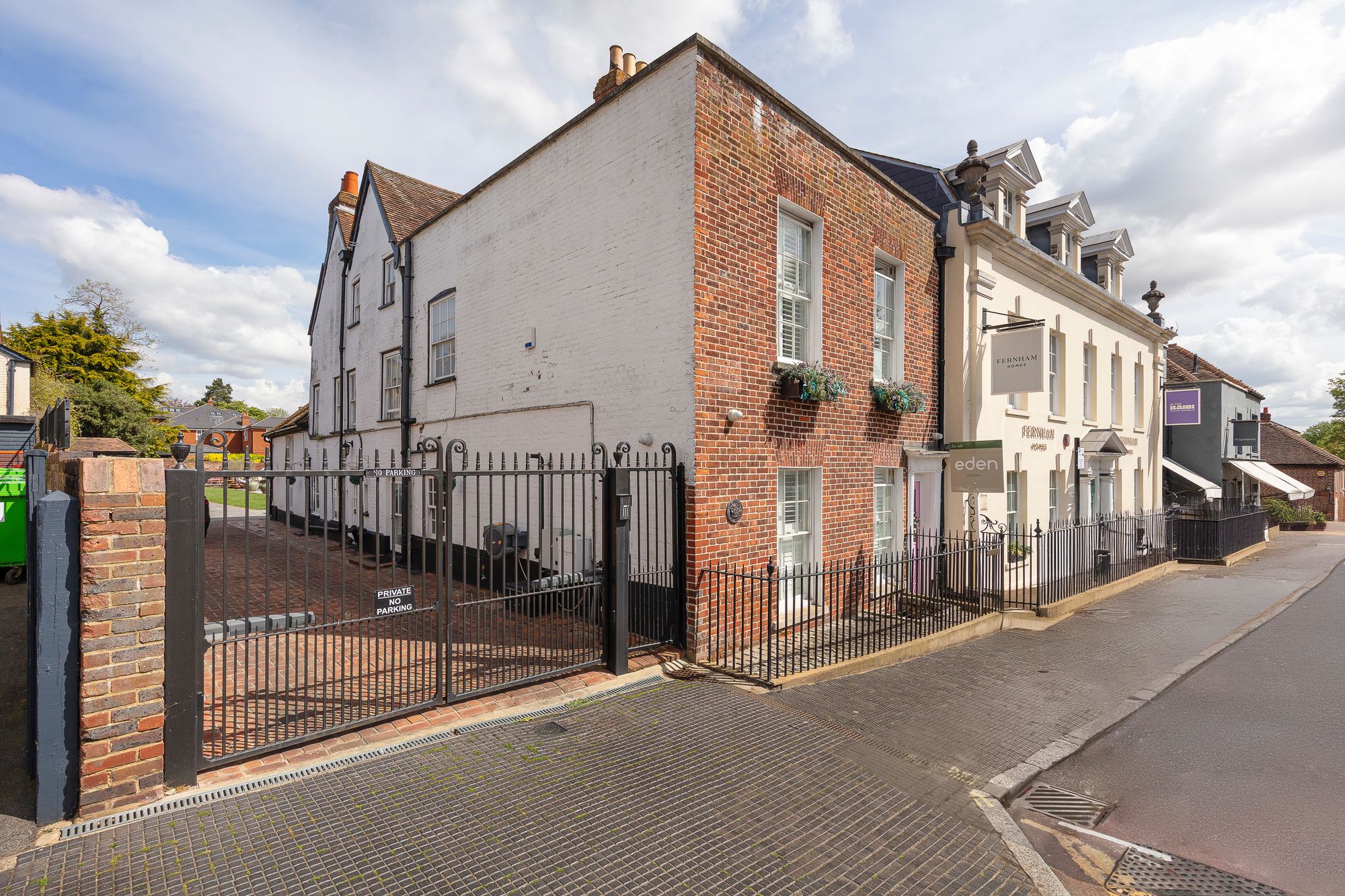 5 bedroom semi-detached house for sale 0