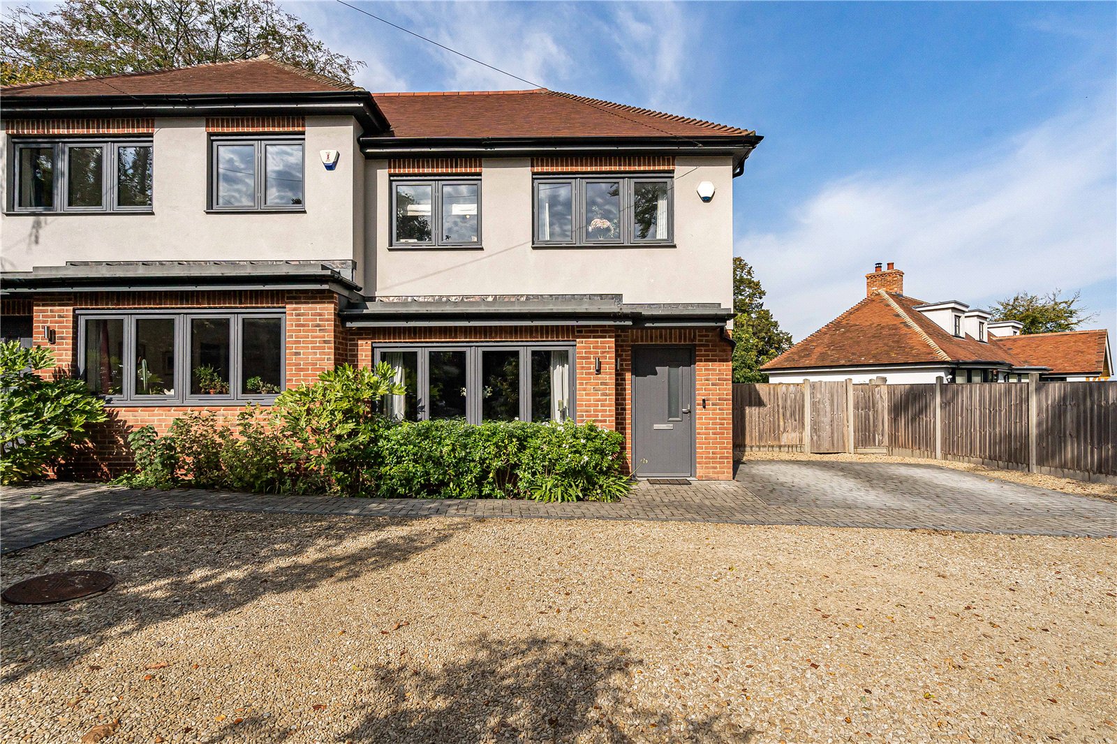 4 bed semi-detached house for sale