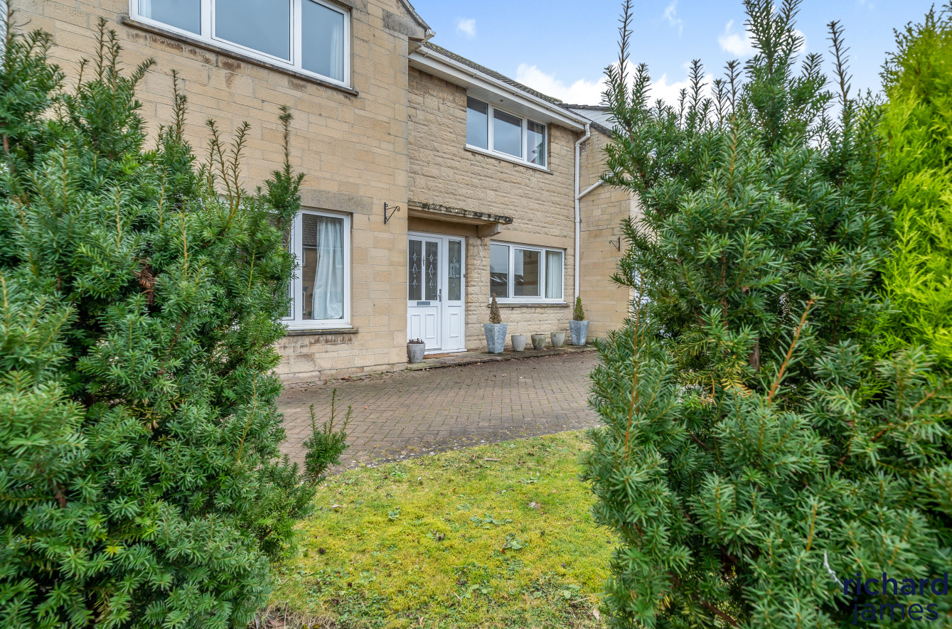 Photos of Sutton Park, Blunsdon, Wiltshire SN26 66498311 PrimeLocation