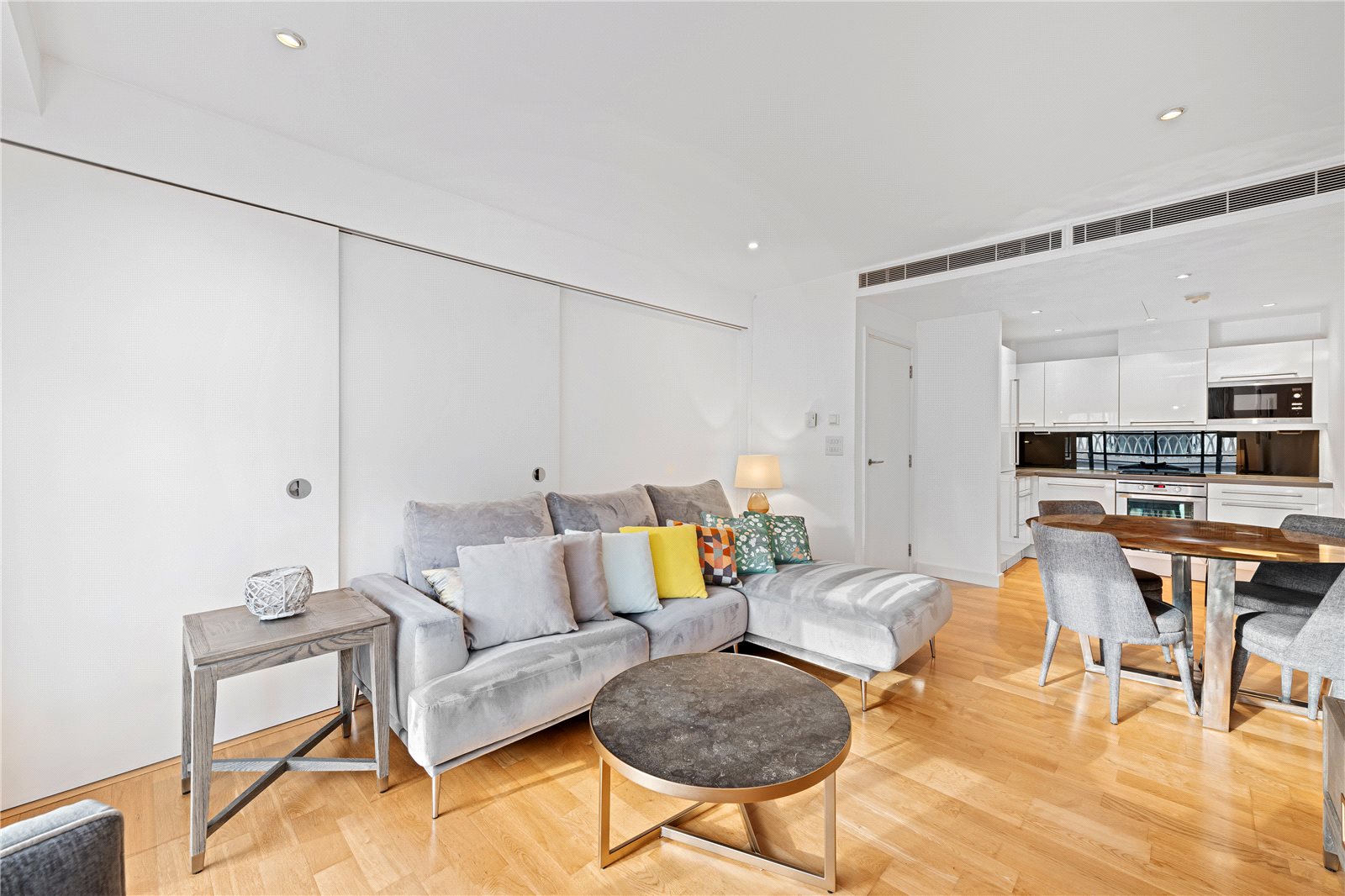 2 bedroom flat for sale 0
