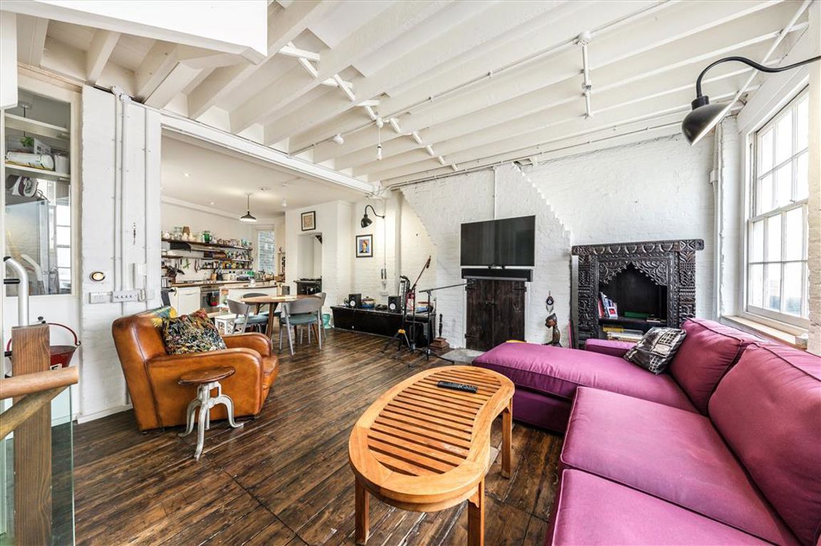 4 bedroom terraced house for sale
