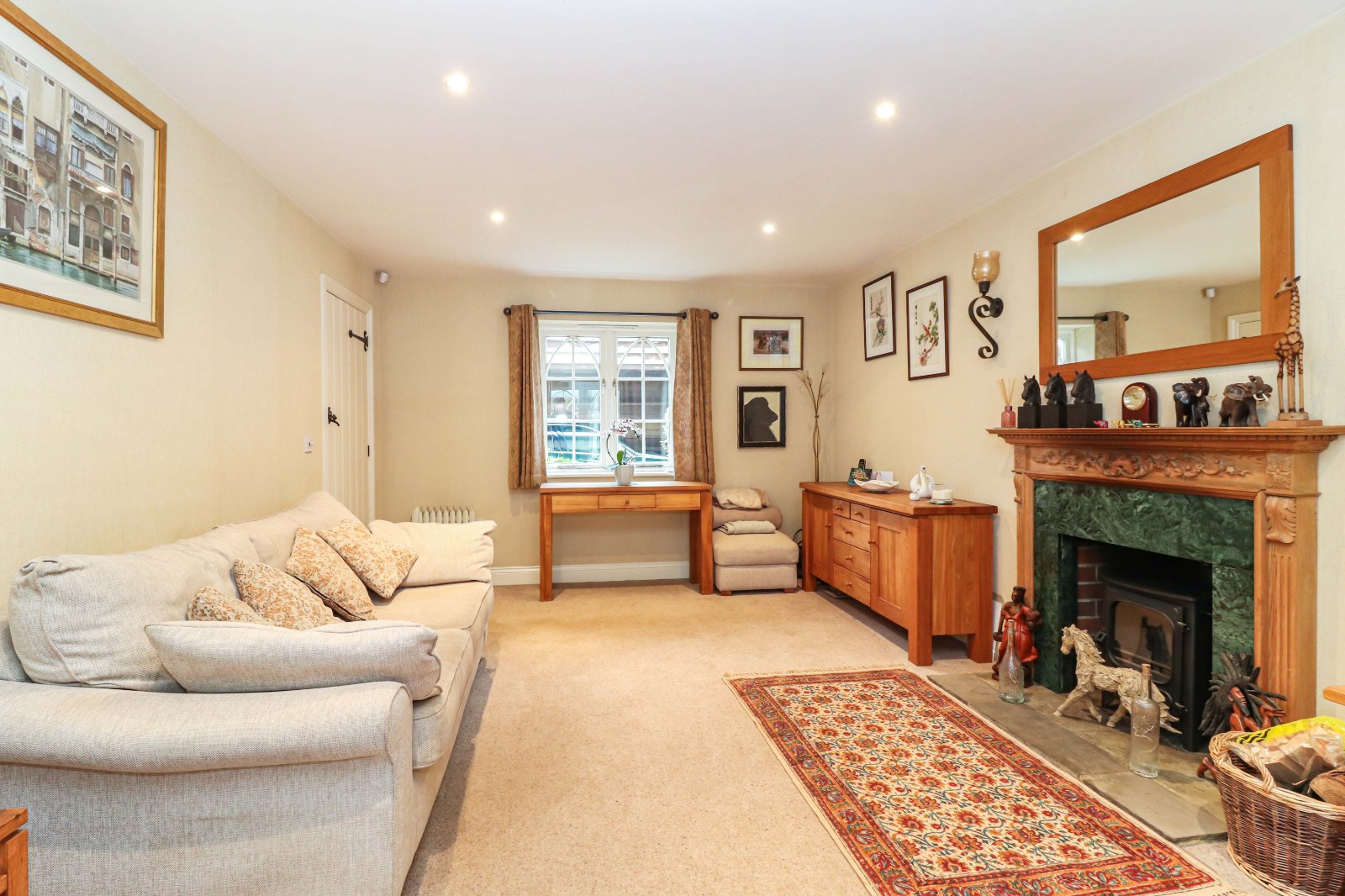 2 bedroom cottage for sale 0