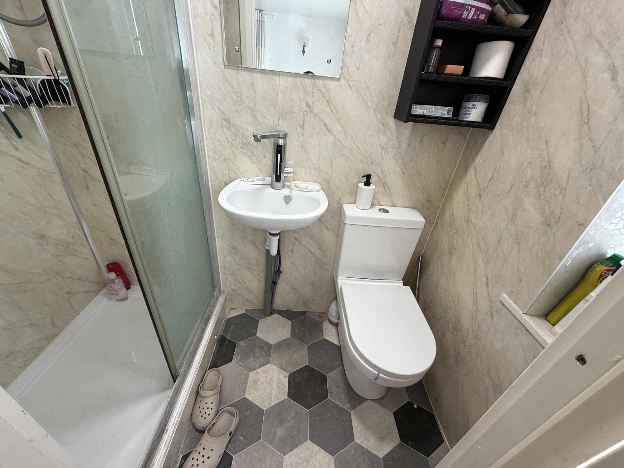 11, Dockwell Close, FELTHAM photo 4